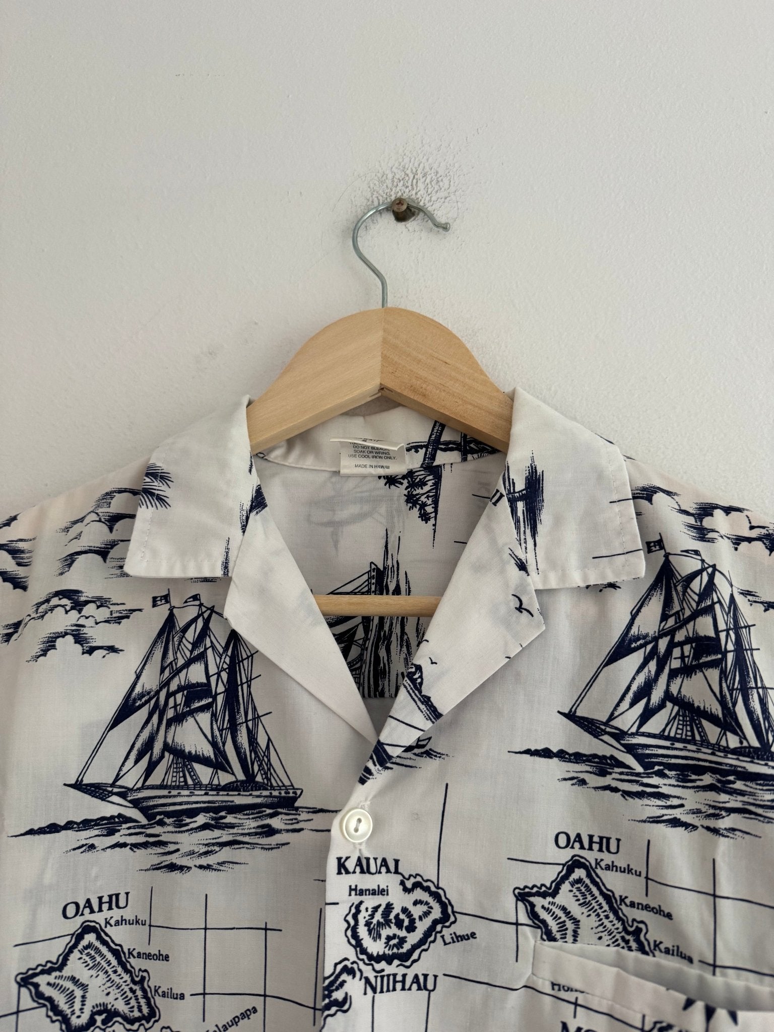 🌺 Cămașă Hawaiiană Vintage Albă cu Print – S – Made in Hawaii - anbracaminte