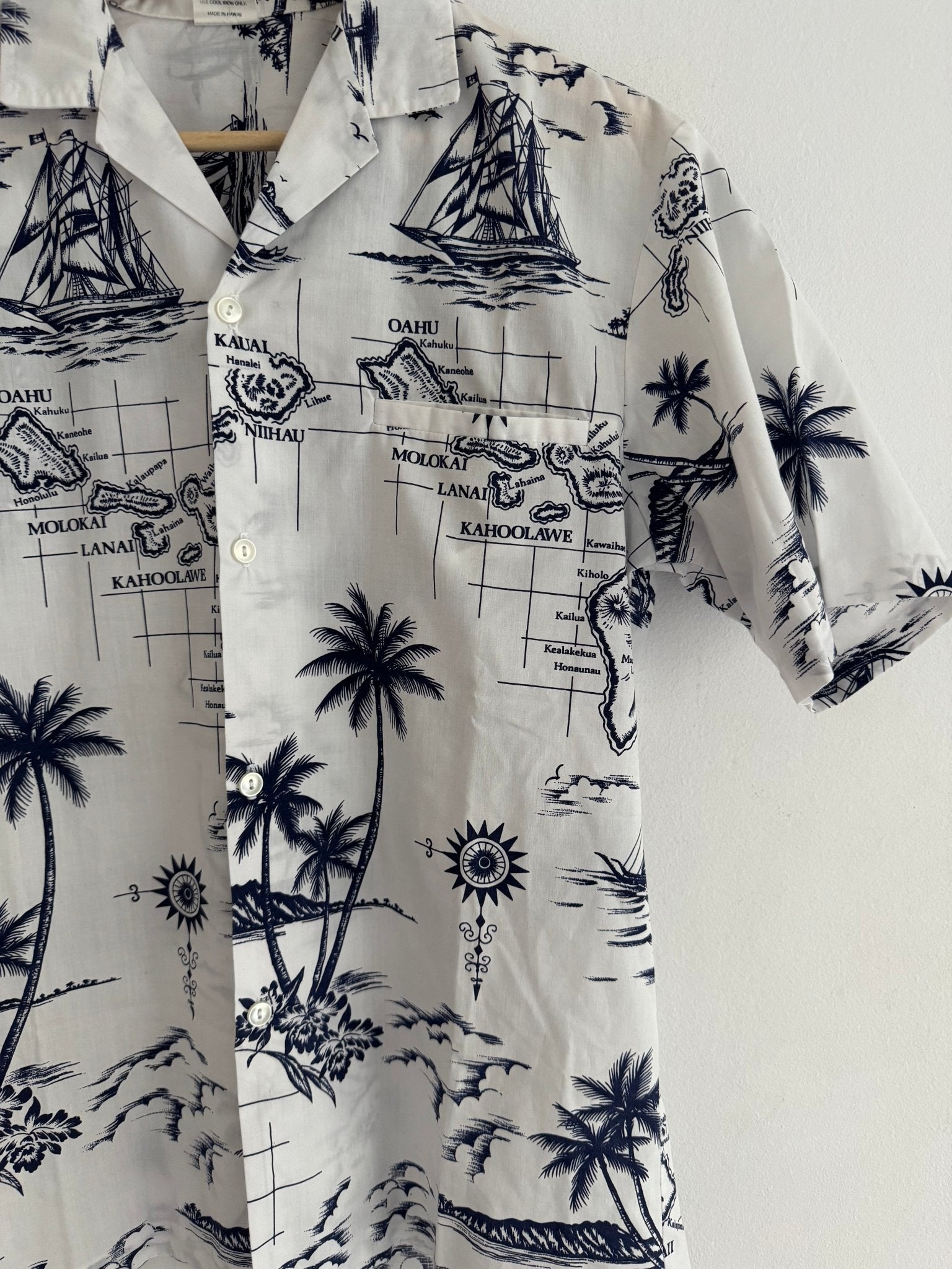 🌺 Cămașă Hawaiiană Vintage Albă cu Print – S – Made in Hawaii - anbracaminte