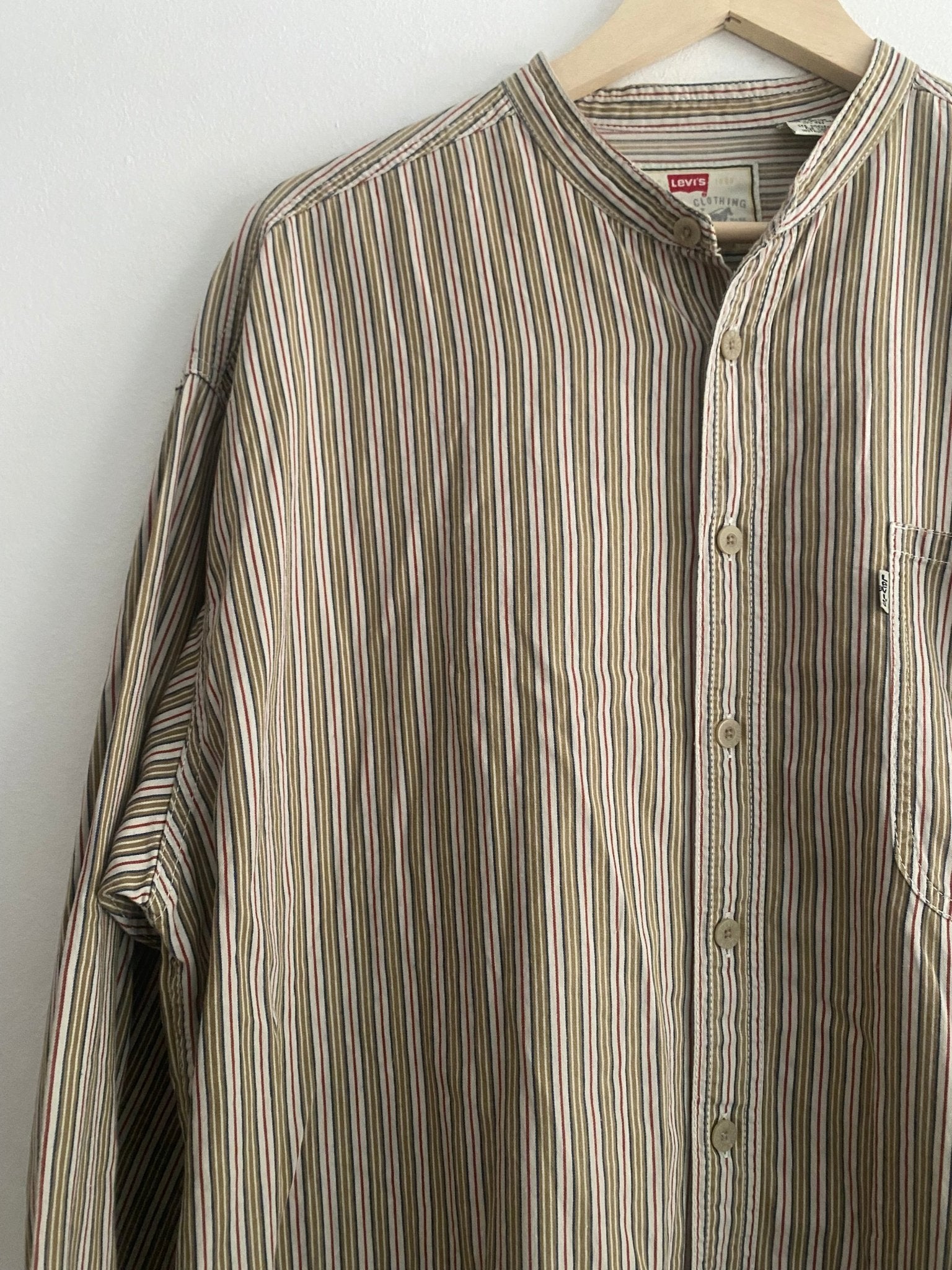 Cămașă Vintage Levi’s – Guler Mandarin, Dungi Fine, Mărime L Oversized - anbracaminte