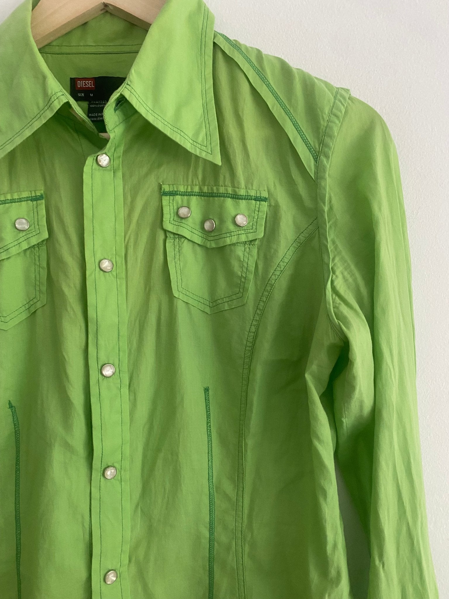 👚 Cămașă Y2K Diesel Verde cu Broderie pe Spate – Mărime M (Femei) - anbracaminte