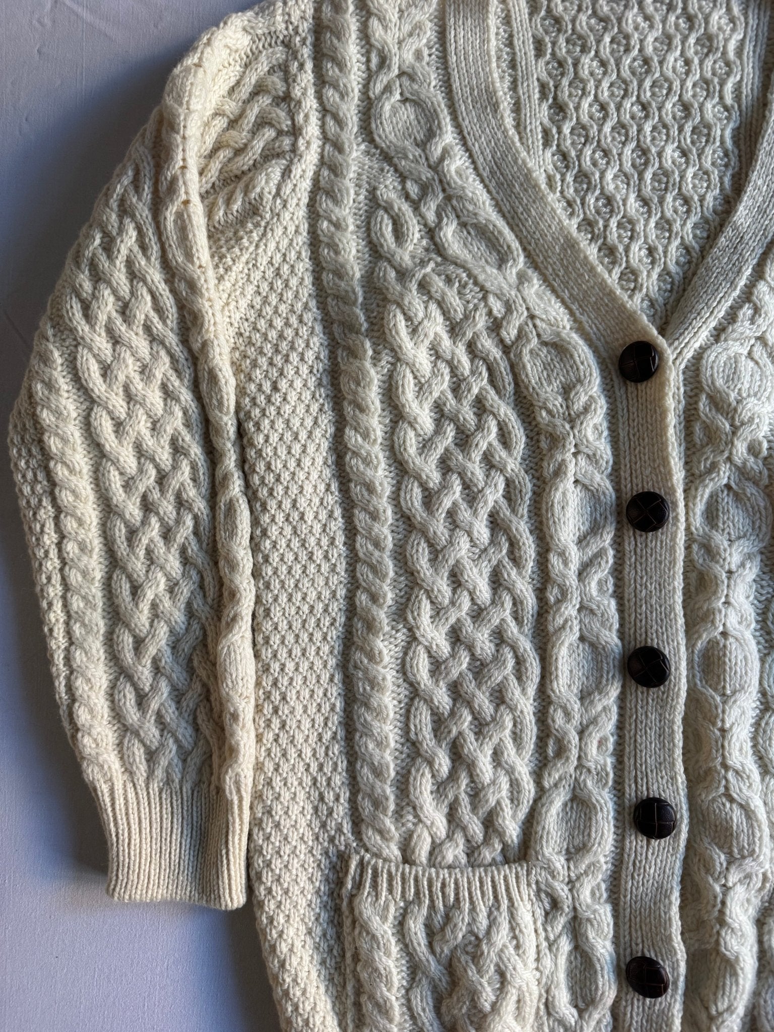 🧶 Cardigan Vintage Aran Crafts / Tricot Torsadat Alb Natural (Mărime M - Femei) - anbracaminte