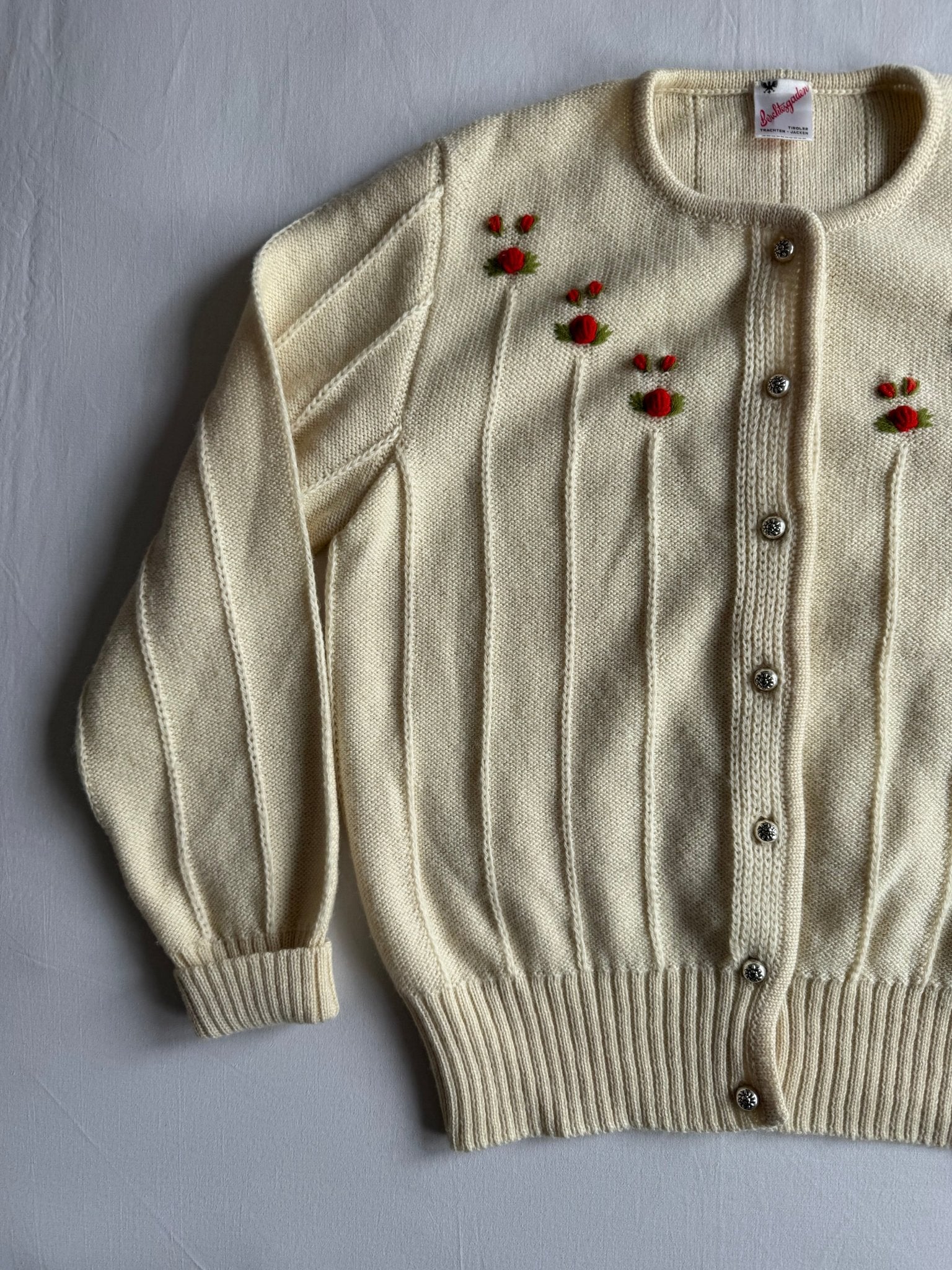🧶 Cardigan Vintage Damă din Lână Virgină Alb Natural cu Broderie Trandafiri – S / M - anbracaminte