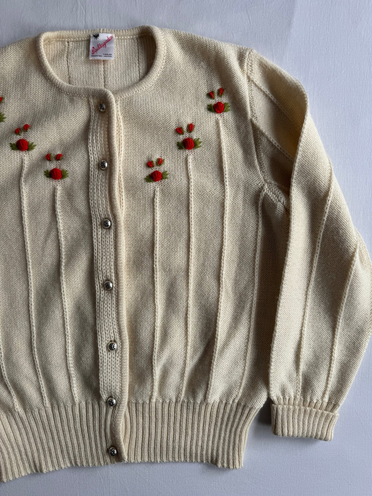 🧶 Cardigan Vintage Damă din Lână Virgină Alb Natural cu Broderie Trandafiri – S / M - anbracaminte