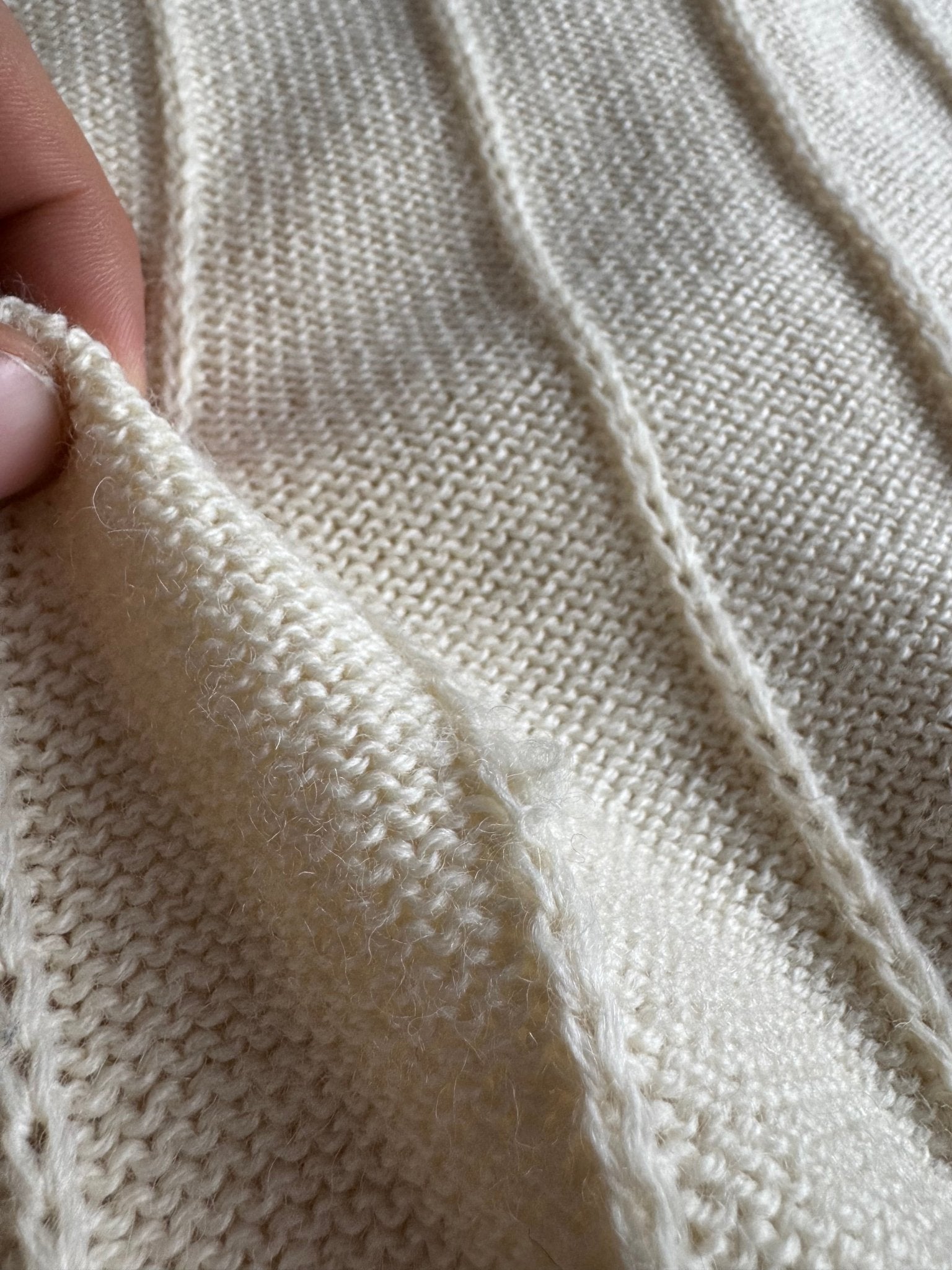 🧶 Cardigan Vintage Damă din Lână Virgină Alb Natural cu Broderie Trandafiri – S / M - anbracaminte