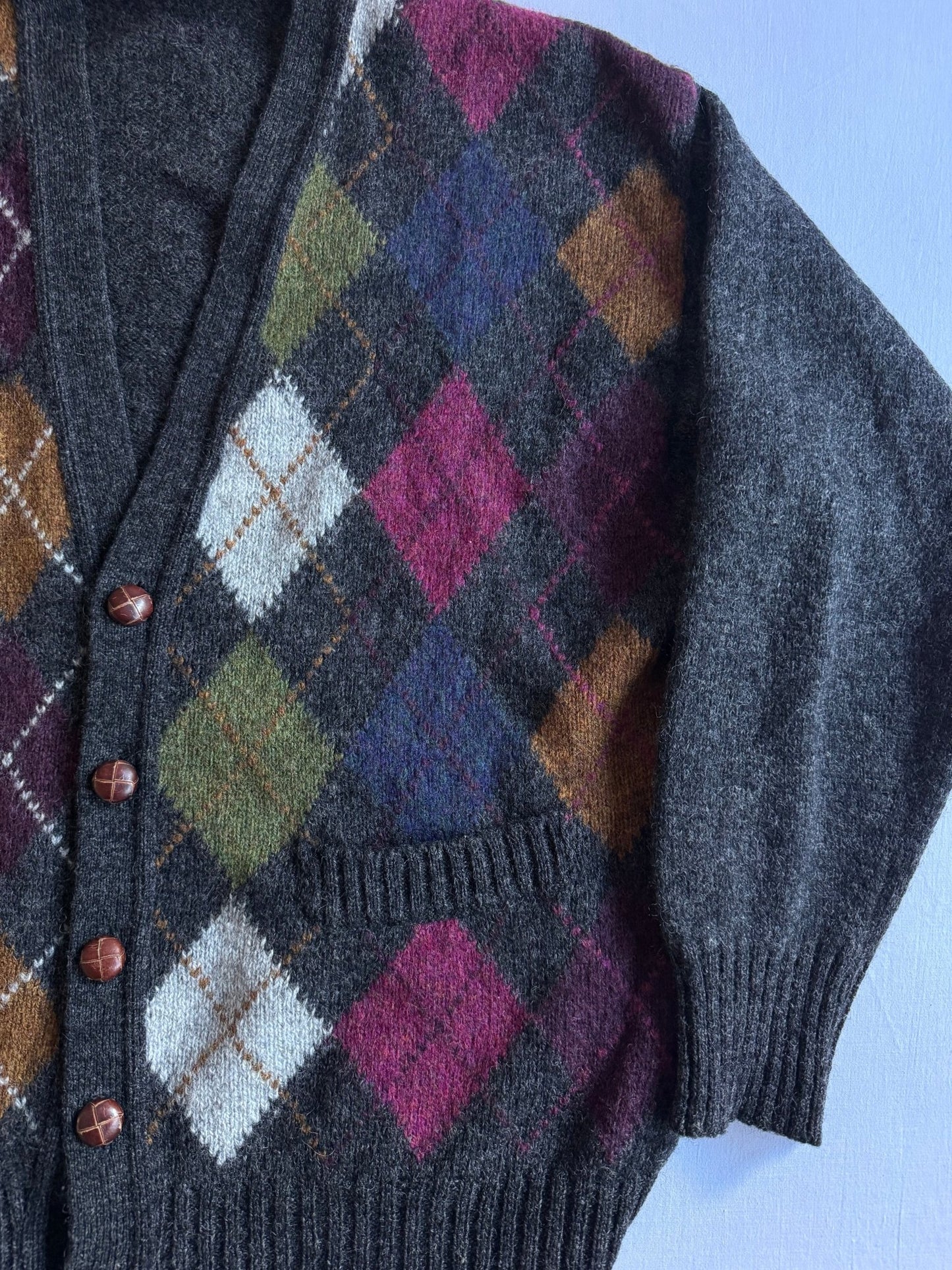 🧶 Cardigan Vintage Gri Închis cu Model Argyle (Mărime L) - anbracaminte