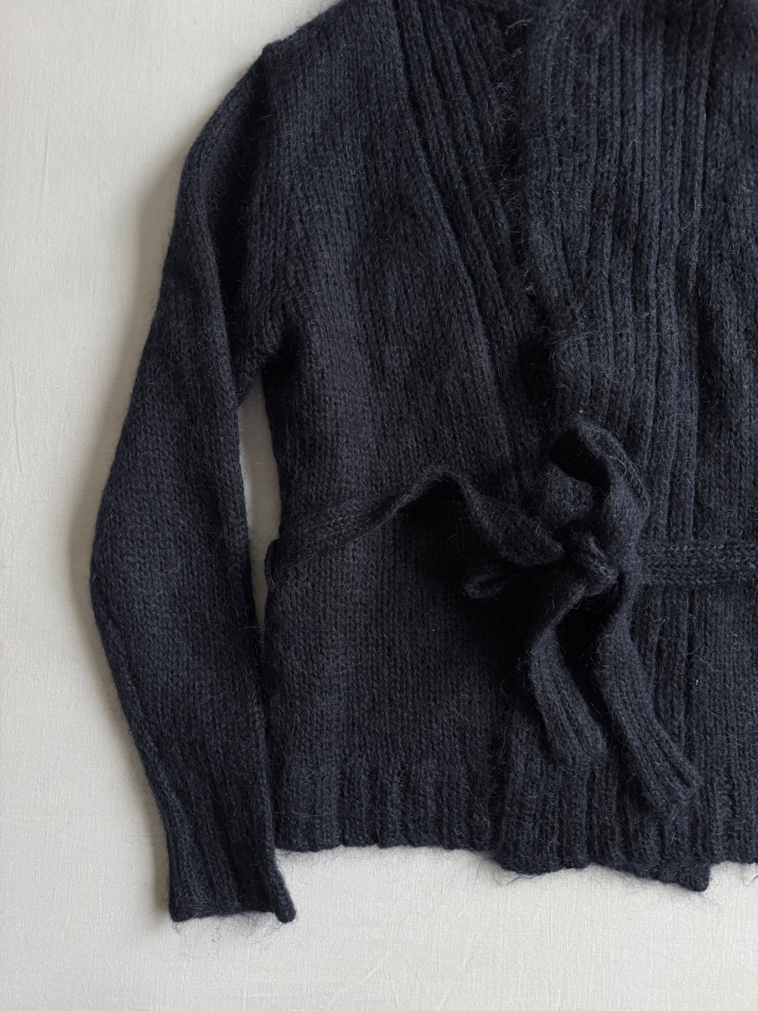 🧶 Cardigan Y2K Damă Navy Închis din Mohair cu Cordon – S - anbracaminte