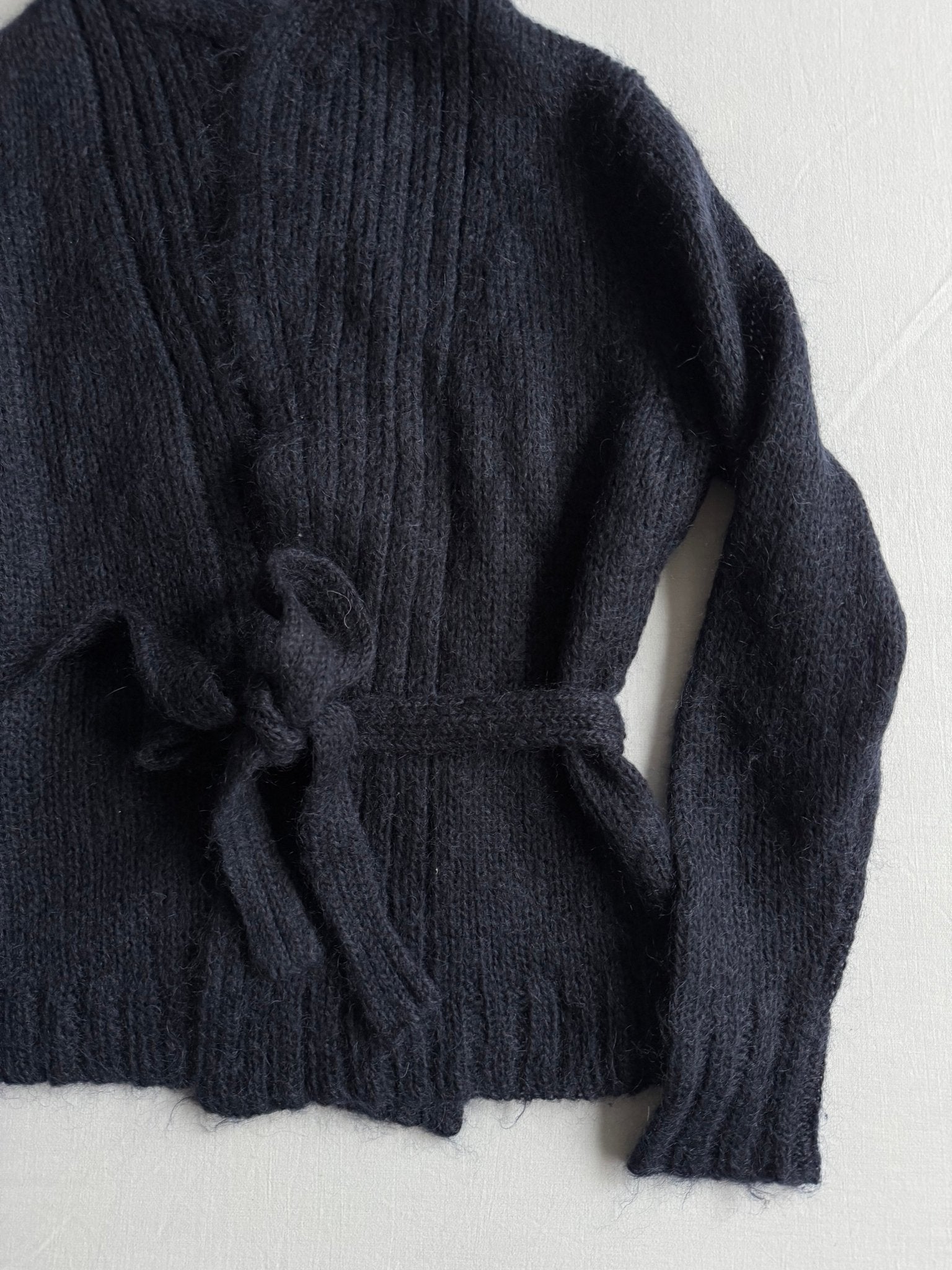 🧶 Cardigan Y2K Damă Navy Închis din Mohair cu Cordon – S - anbracaminte