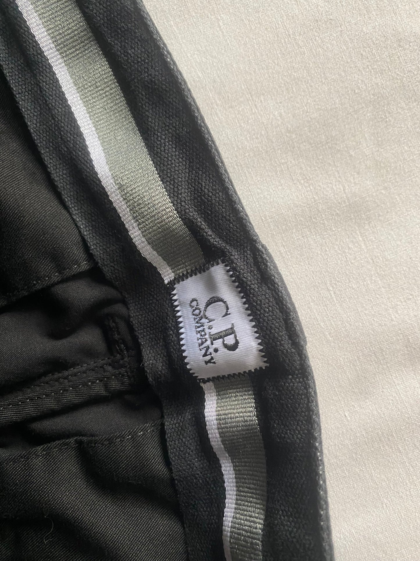 C.P. Company – Pantaloni Jogger Fit Negri - anbracaminte