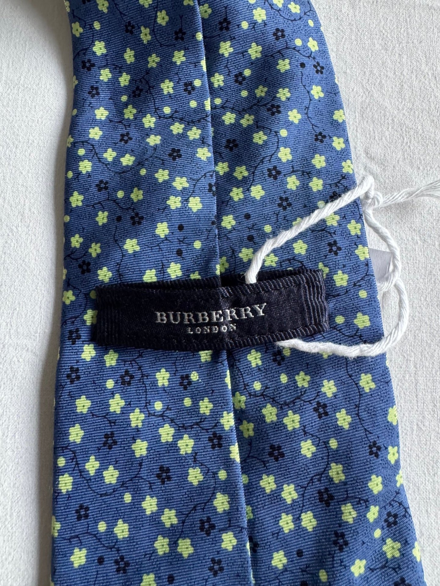 👔 Cravată Burberry din Mătase 100% – Vintage Classic - anbracaminte