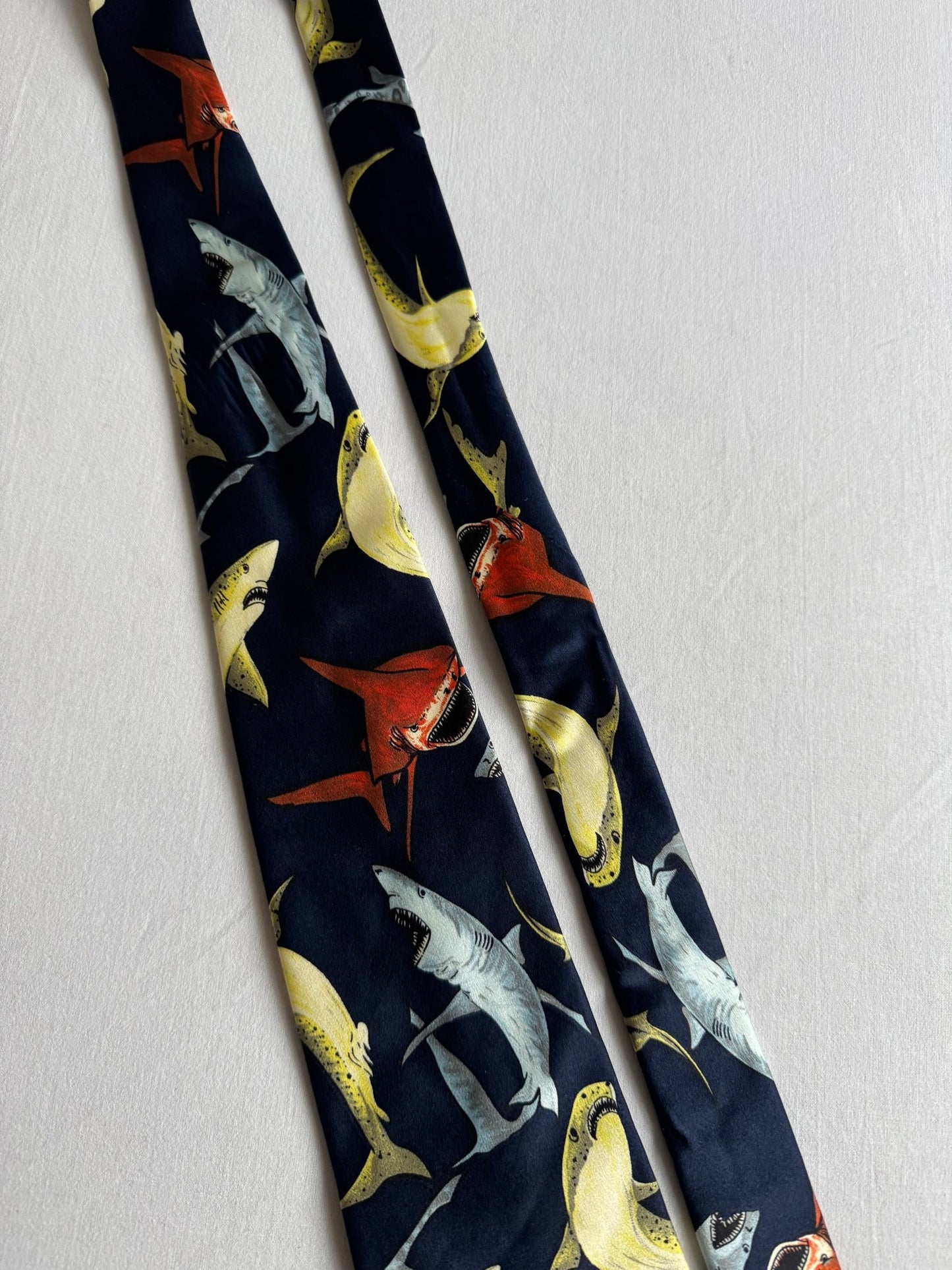 🦈 Cravată Vintage Bleumarin din Mătase cu Print Rechini – Made in Italy - anbracaminte