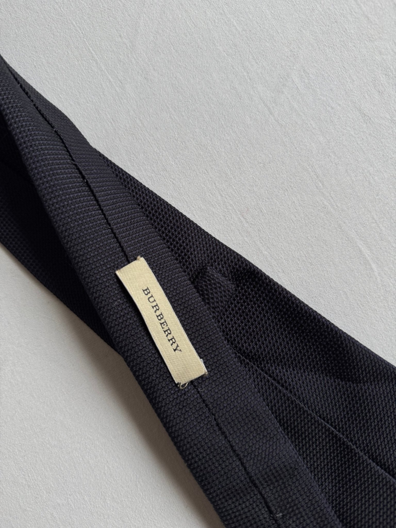 🐎 👔 Cravată Vintage Burberry Bleumarin din Mătase – Handmade in England - anbracaminte