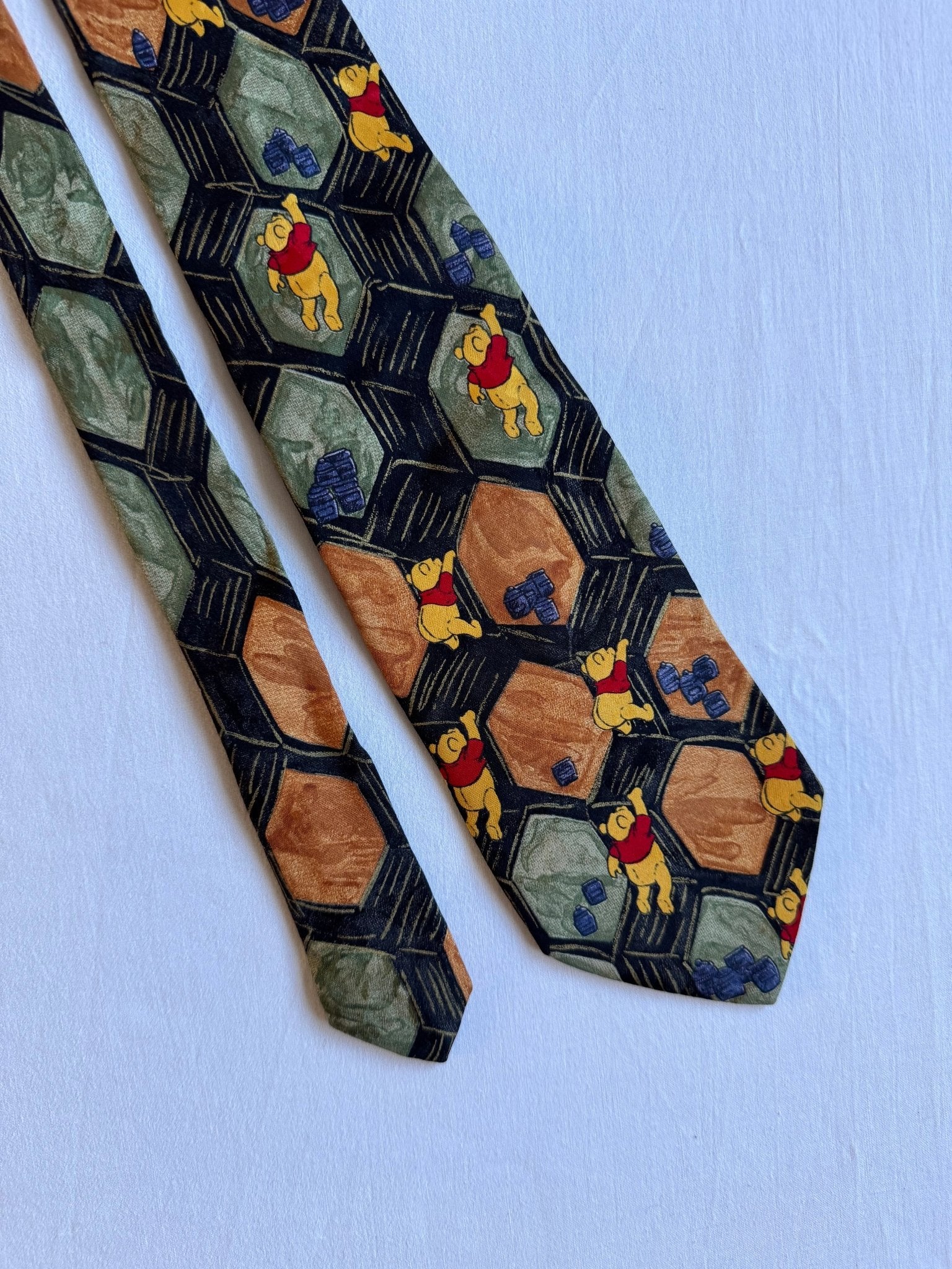 🍯 Cravată Vintage cu Print Winnie the Pooh – 100% Mătase – Made in Italy - anbracaminte