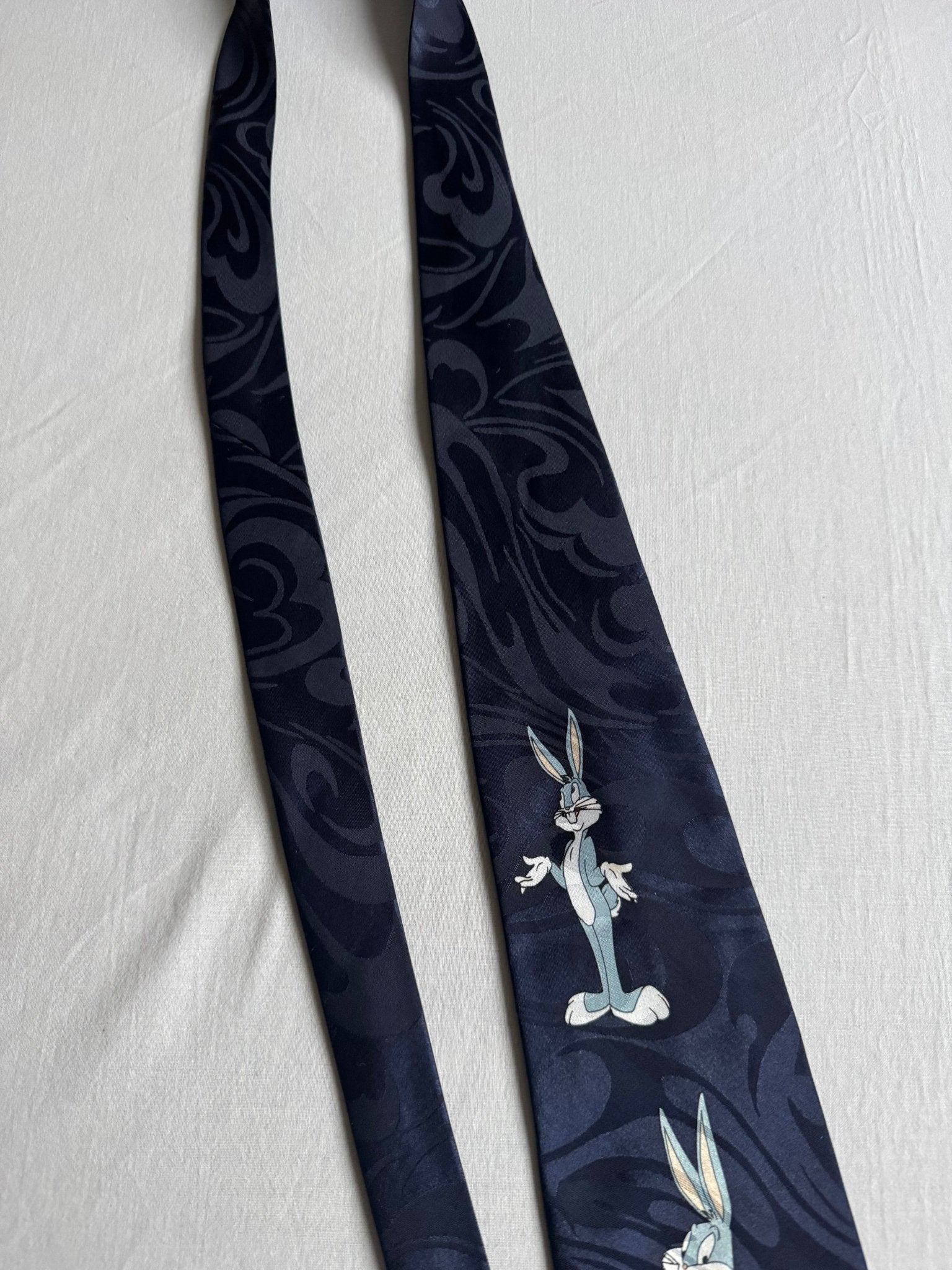 🐰 🥕 Cravată Vintage din Mătase cu Graphic Bugs Bunny - anbracaminte