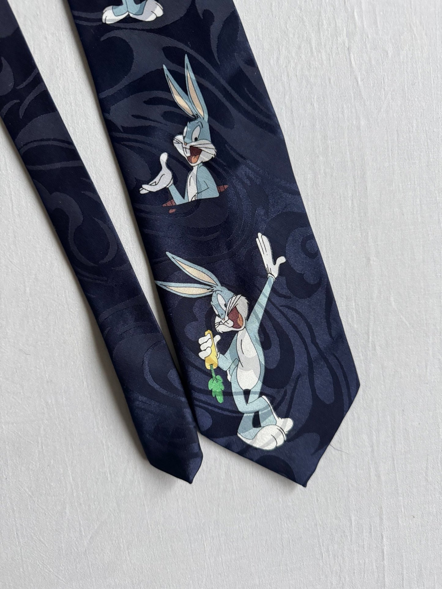 🐰 🥕 Cravată Vintage din Mătase cu Graphic Bugs Bunny - anbracaminte