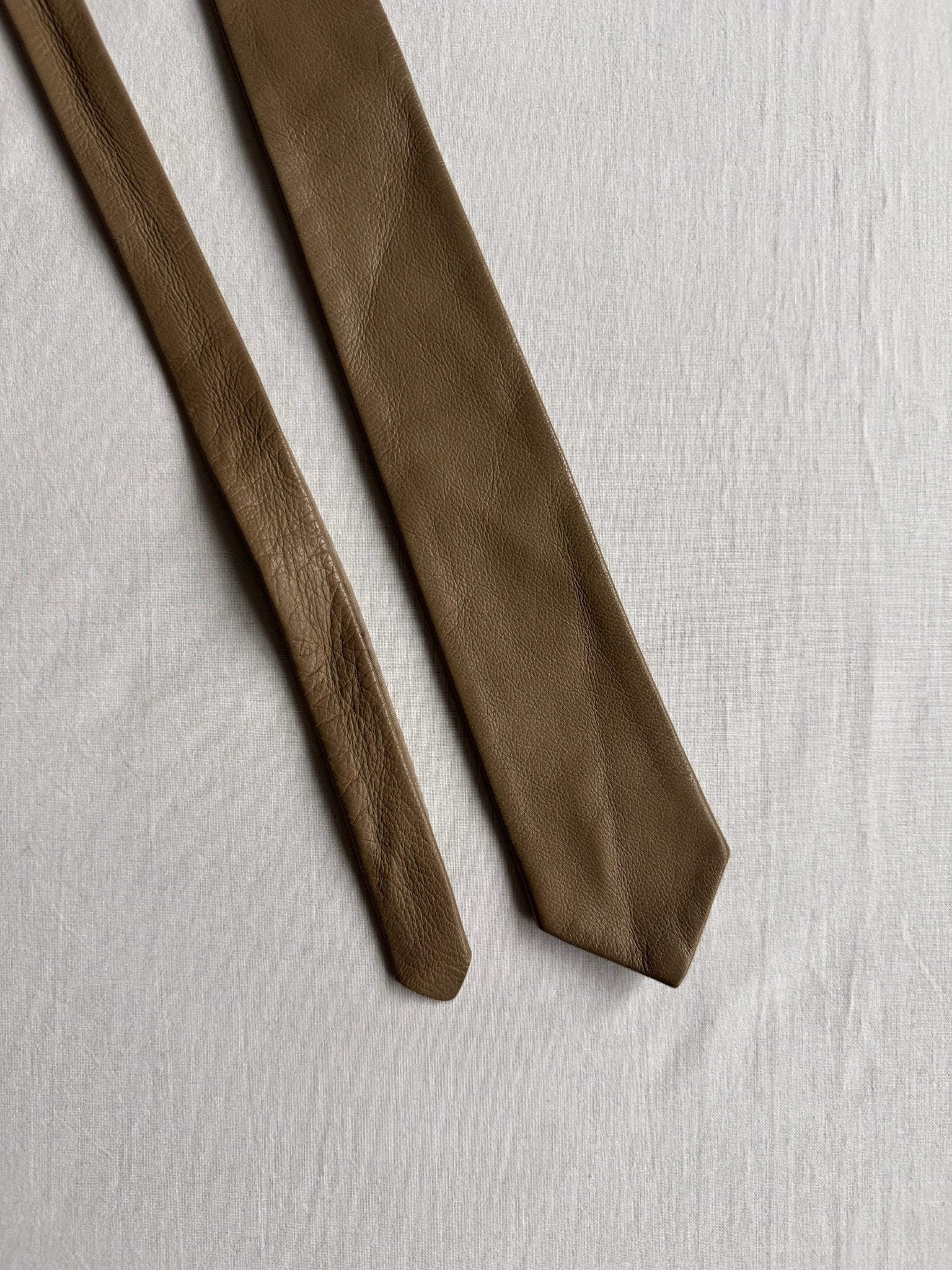 👔 Cravată Vintage Skinny din Piele Maro - anbracaminte