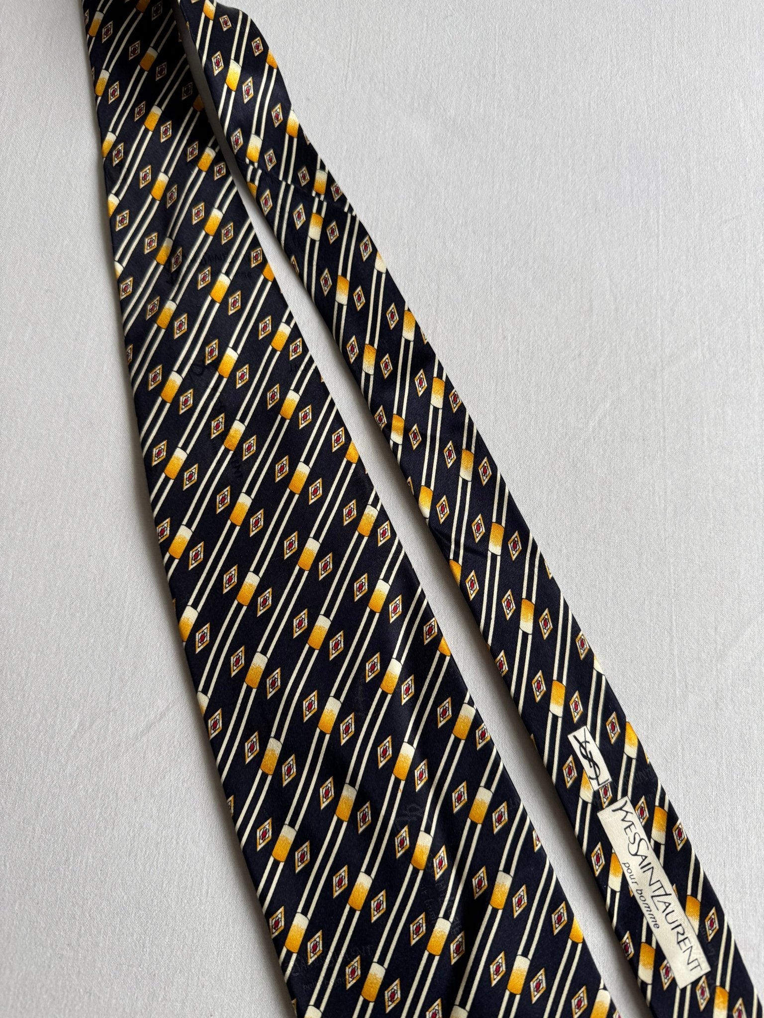 👔 Cravată Vintage Yves Saint Laurent Bleumarin din Mătase – Made in Italy - anbracaminte