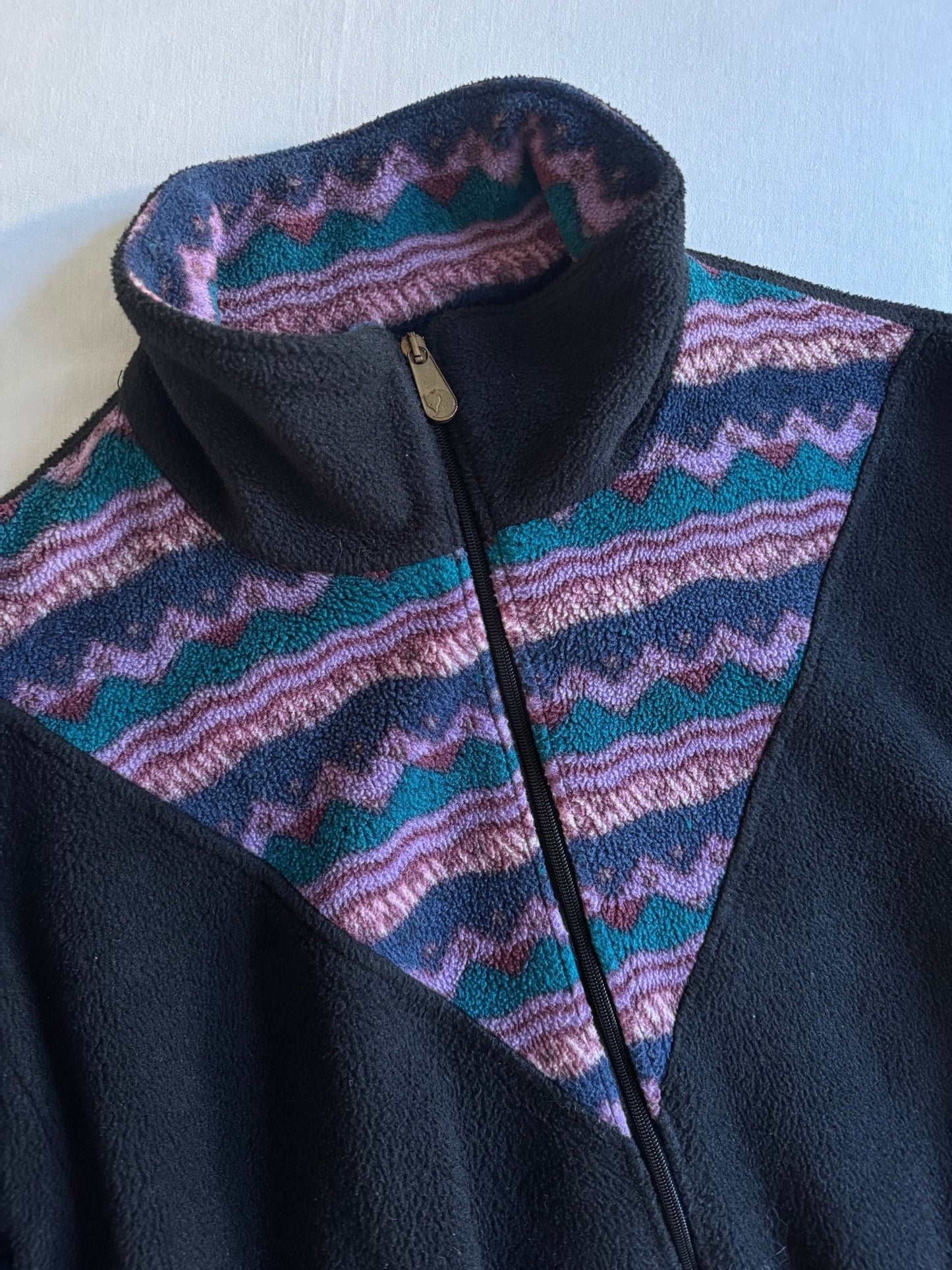 🦊 Fleece vintage Fjällräven cu imprimeu abstract – mărimea XL - anbracaminte