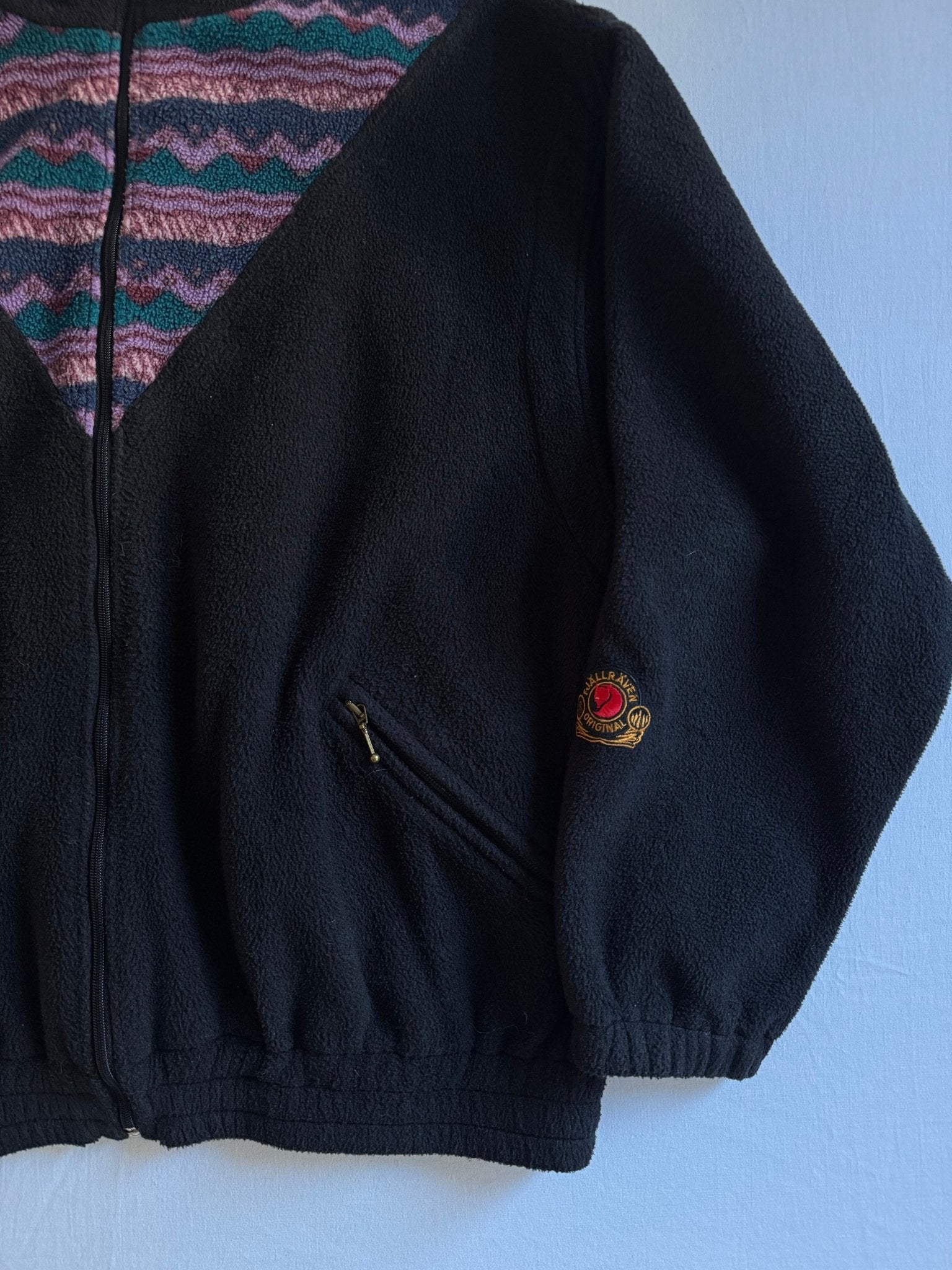 🦊 Fleece vintage Fjällräven cu imprimeu abstract – mărimea XL - anbracaminte