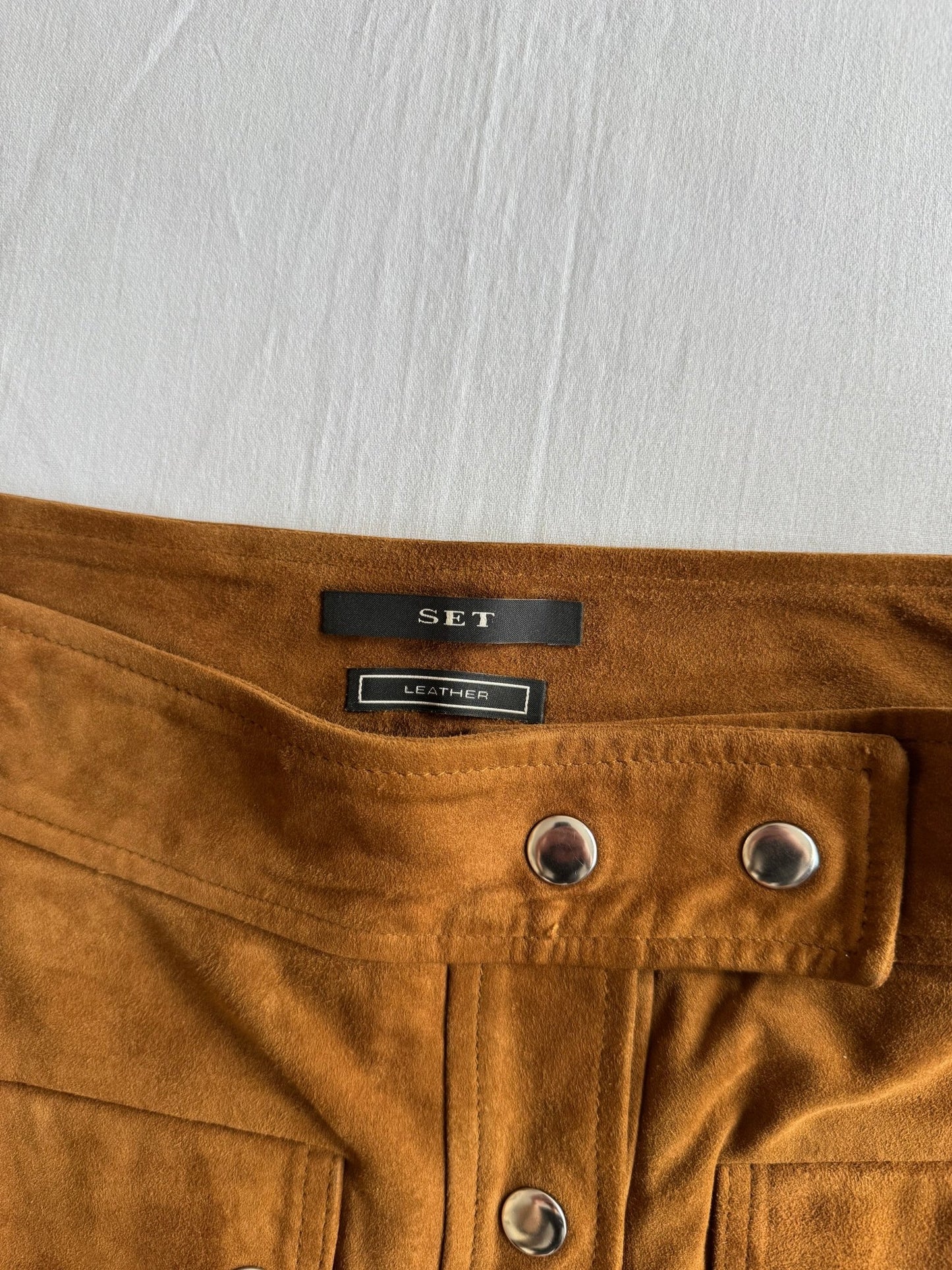 👜 Fustă A - Line din Piele Suede Maro – M (EU 38) - anbracaminte