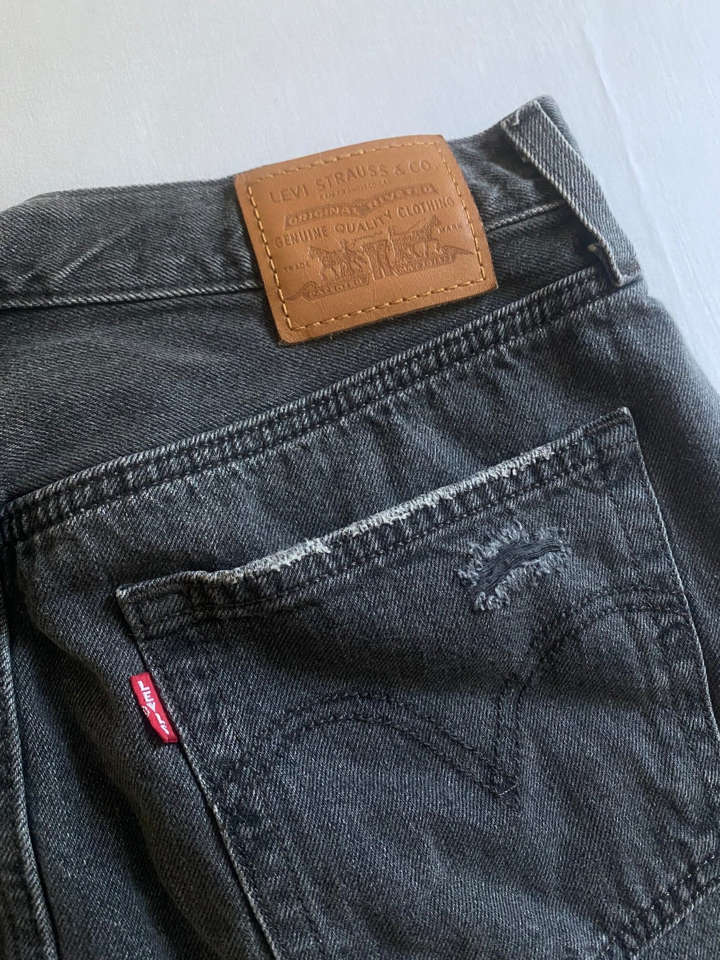 Fustă Levi’s High Rise Deconstructed – Black Washed Denim – Mărime 29 - anbracaminte