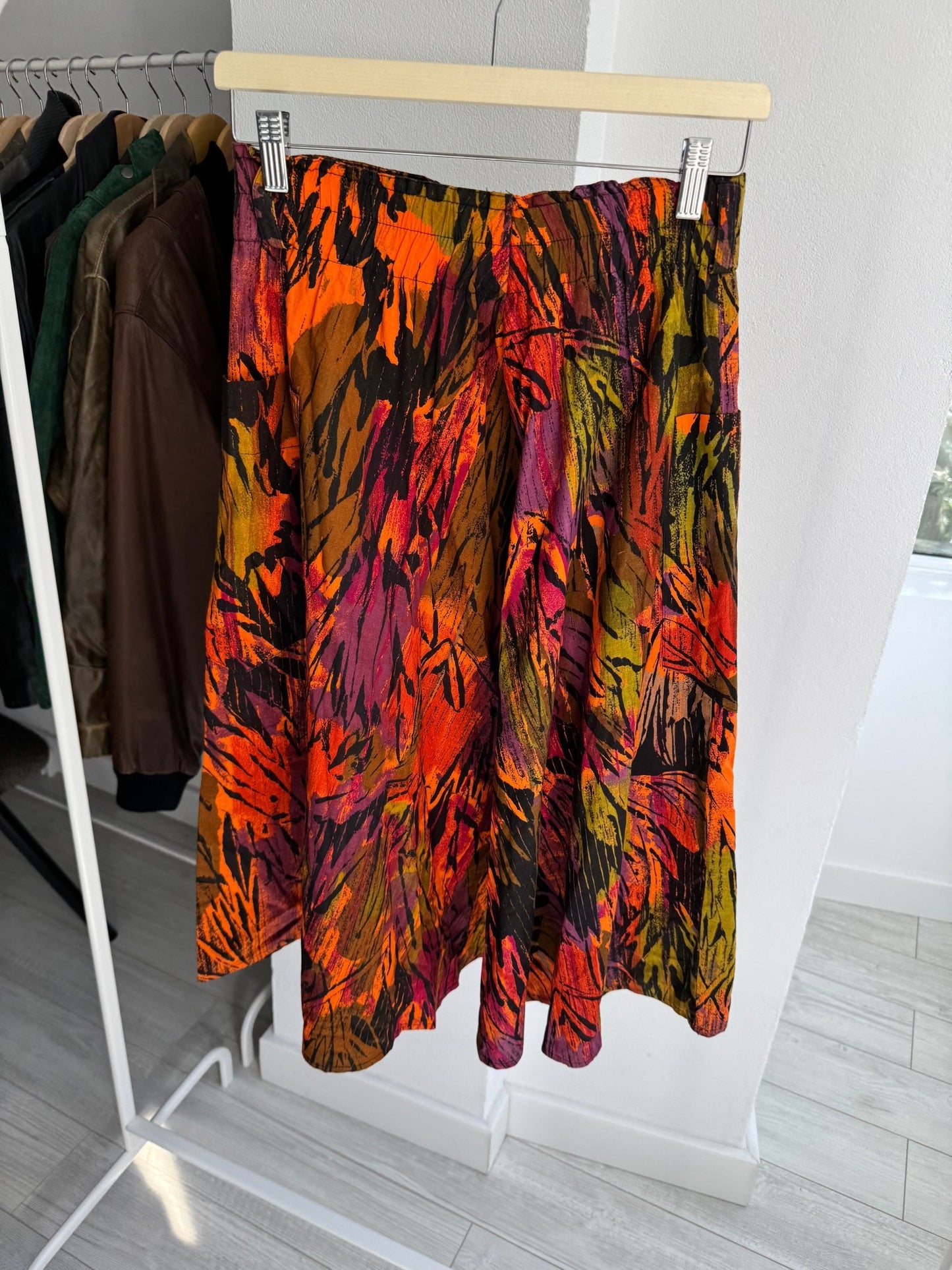 🎨 Fustă Vintage Abstract Print cu Buzunare Laterale – XS/S Damă - anbracaminte