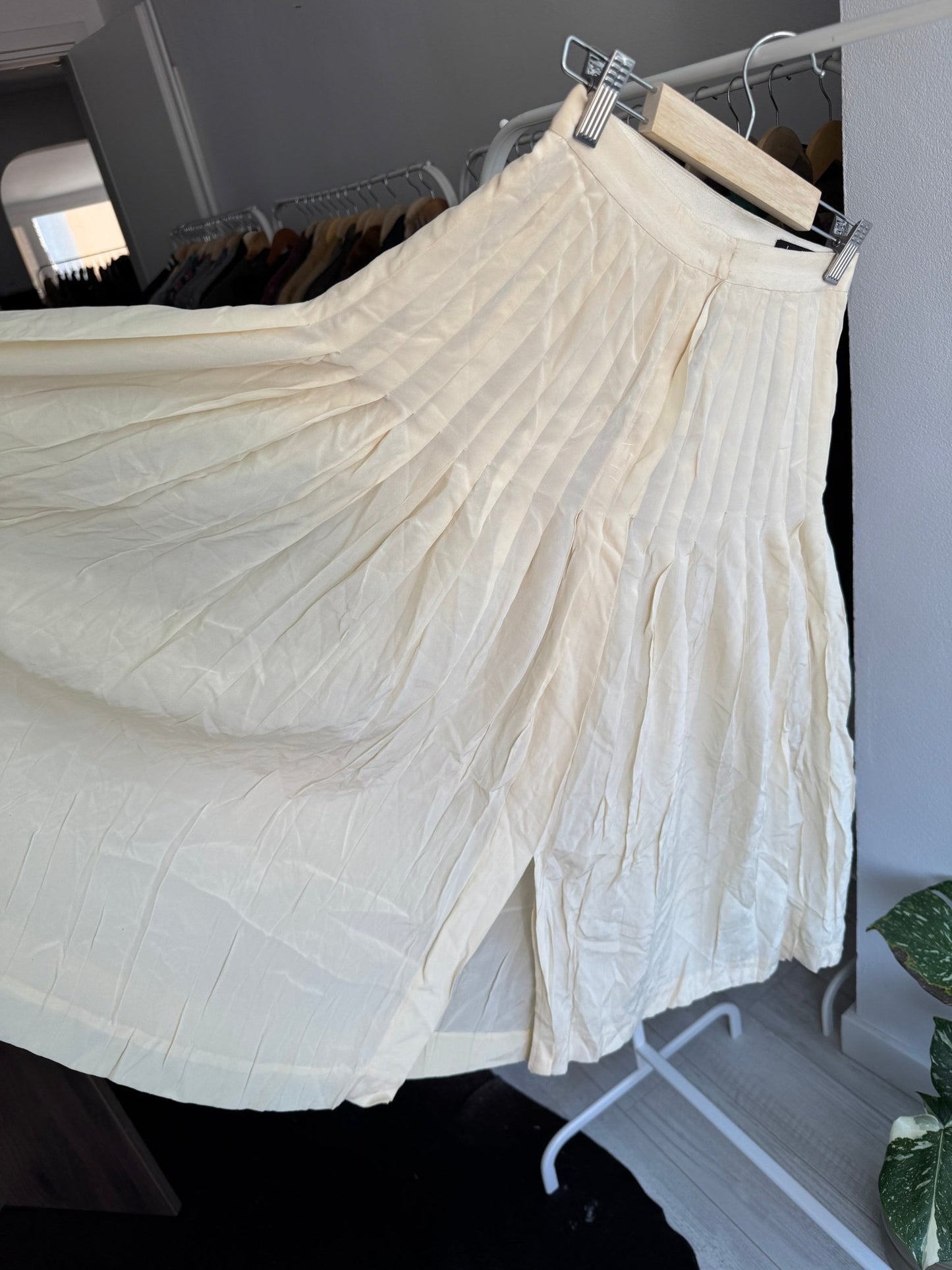 🦢 Fustă Vintage Alb Natur din Mătase Plisată – IT 42 (S/M Damă) – Made in Italy - anbracaminte