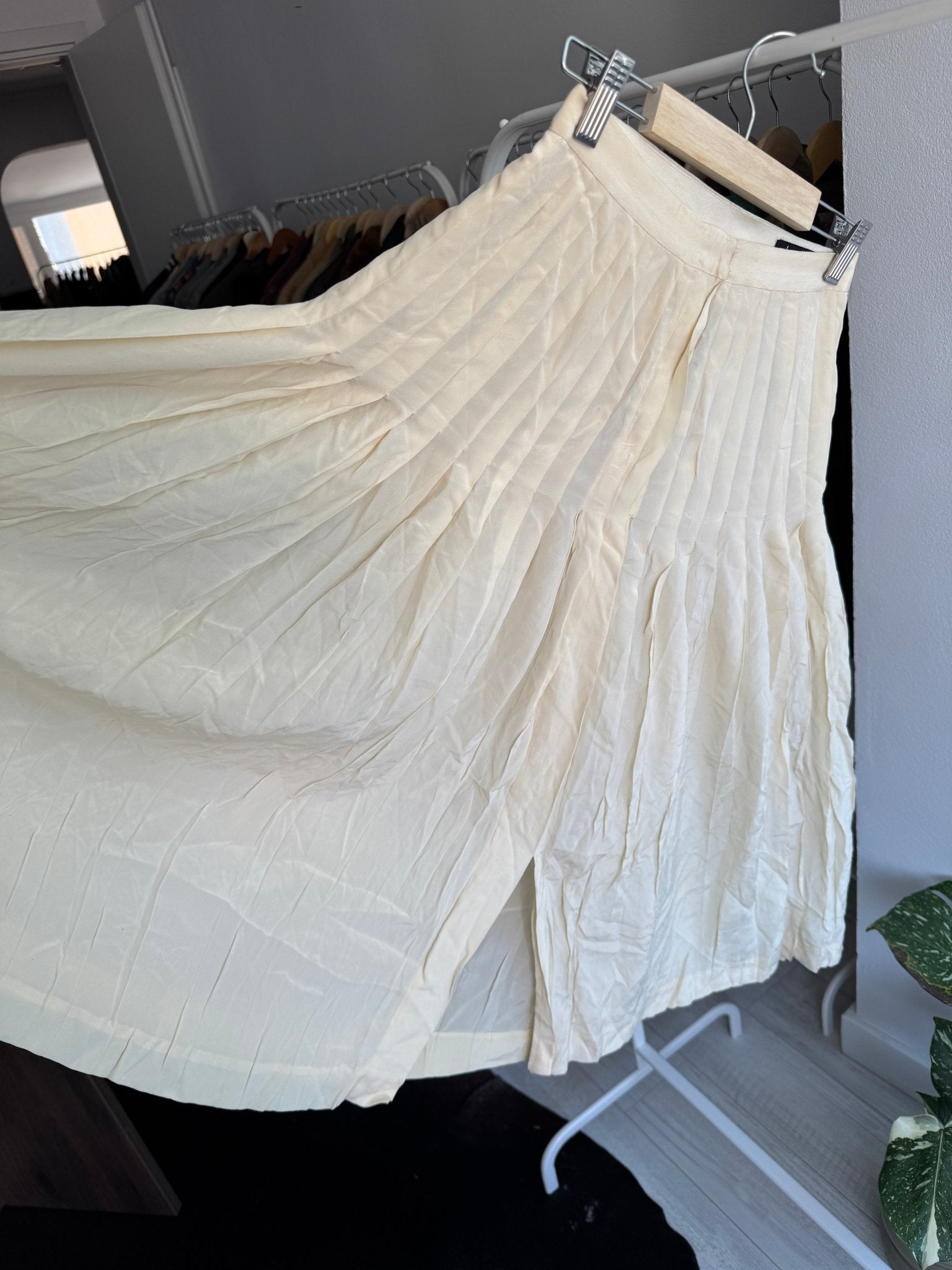 🦢 Fustă Vintage Alb Natur din Mătase Plisată – IT 42 (S/M Damă) – Made in Italy - anbracaminte