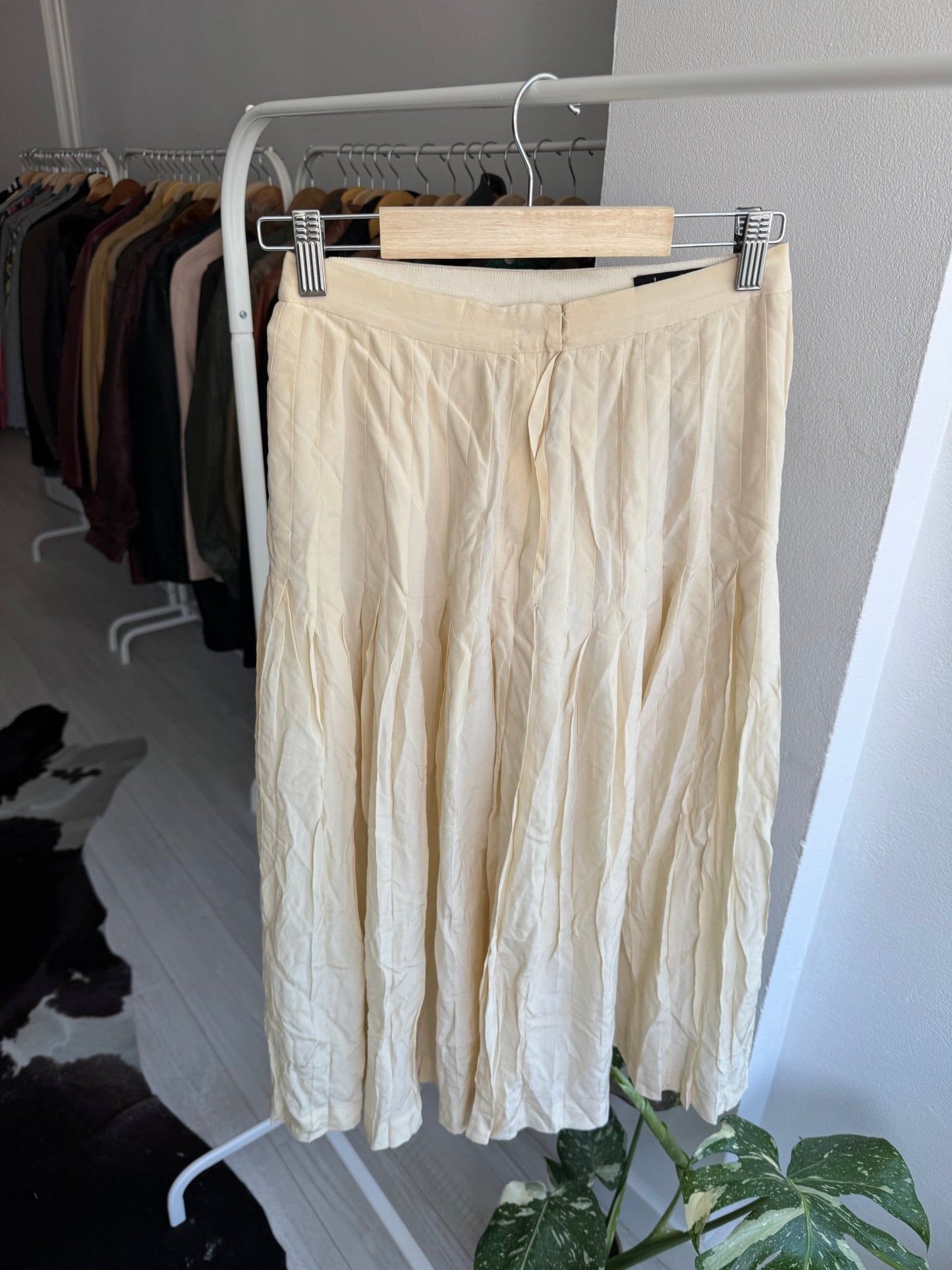 🦢 Fustă Vintage Alb Natur din Mătase Plisată – IT 42 (S/M Damă) – Made in Italy - anbracaminte