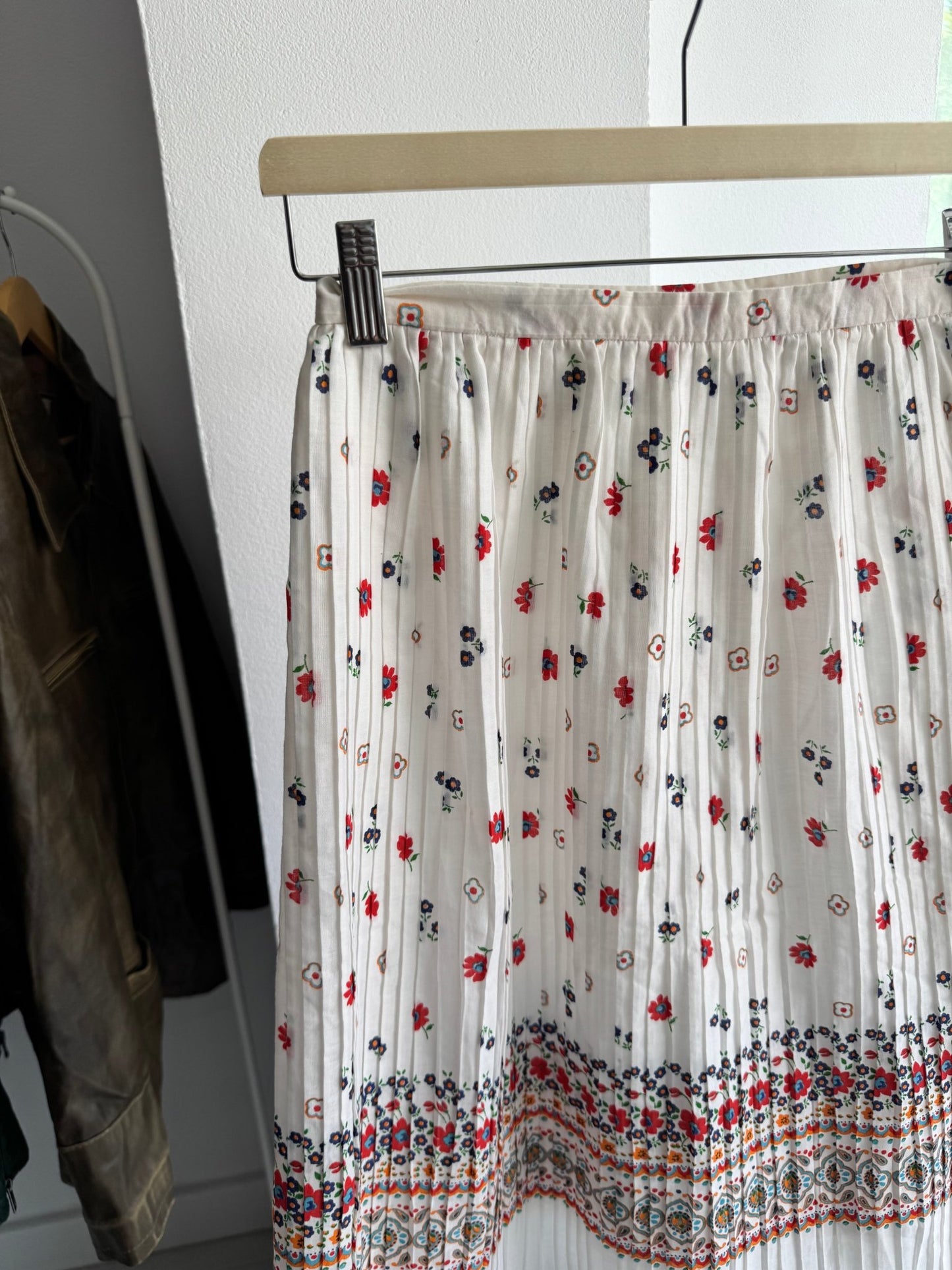 🌸 Fustă Vintage Albă Floral Printed Plisată – XS/S Damă - anbracaminte