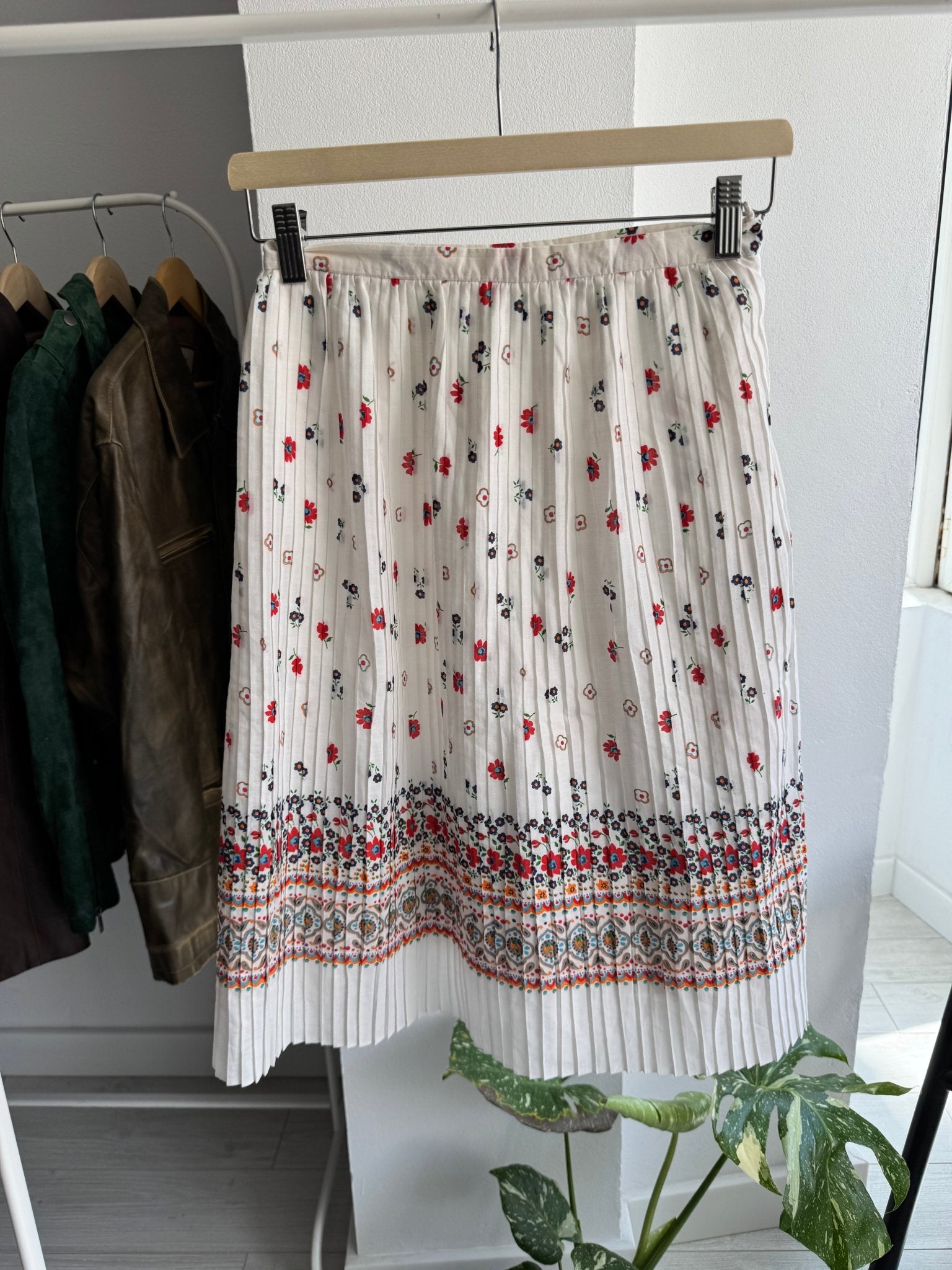 🌸 Fustă Vintage Albă Floral Printed Plisată – XS/S Damă - anbracaminte