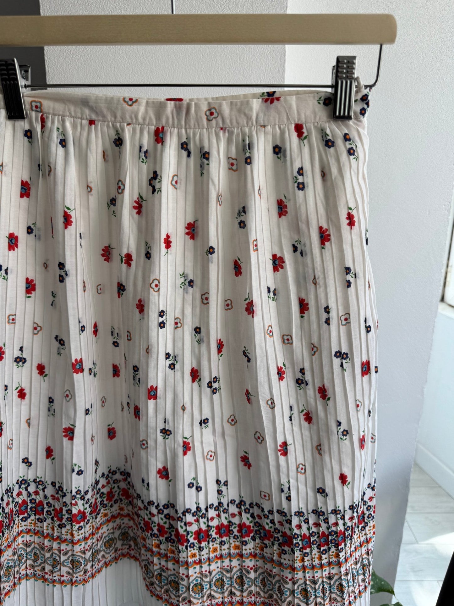🌸 Fustă Vintage Albă Floral Printed Plisată – XS/S Damă - anbracaminte