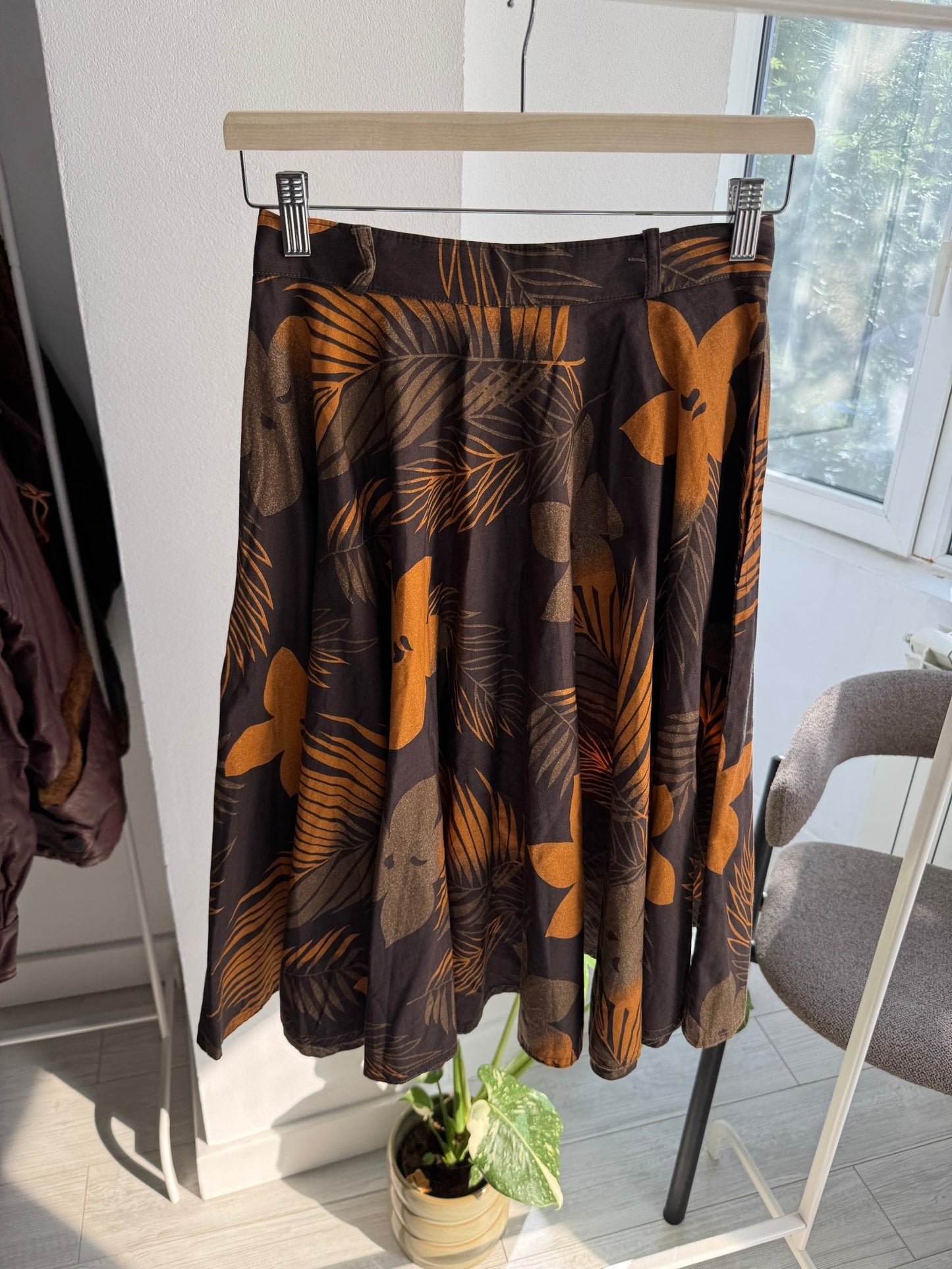 🌴 Fustă Vintage Brown Printed – IT 42 (S/M Damă) – Made in Italy - anbracaminte