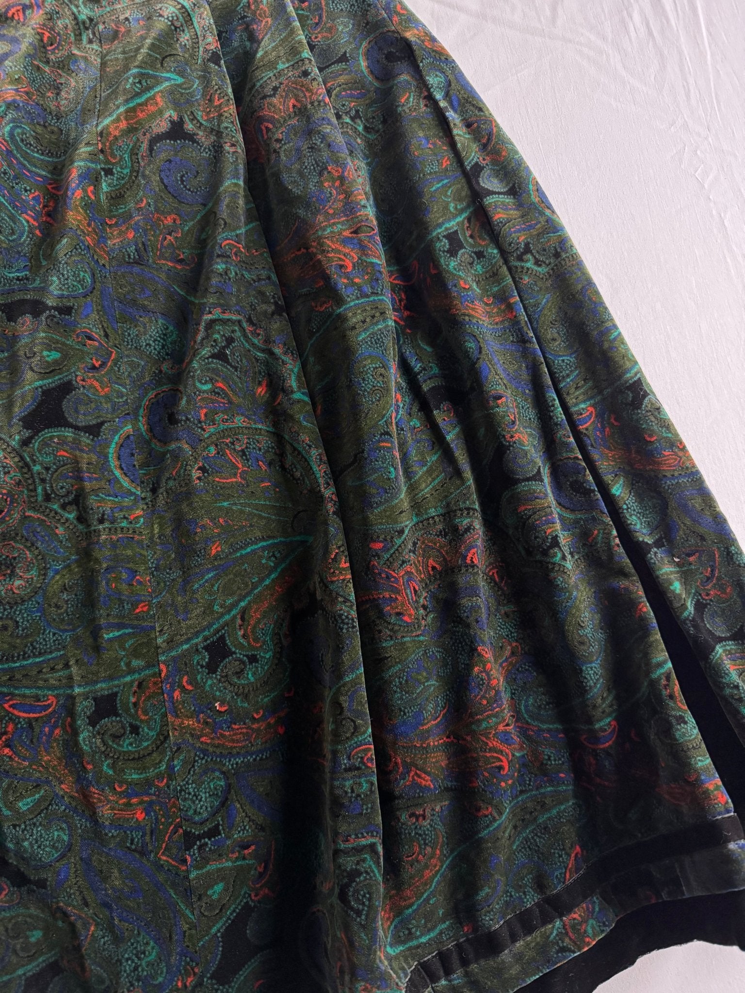 🧵 Fustă Vintage Catifea / Paisley Print / Riri Zipper (Mărime Aproximativă S - M) - anbracaminte