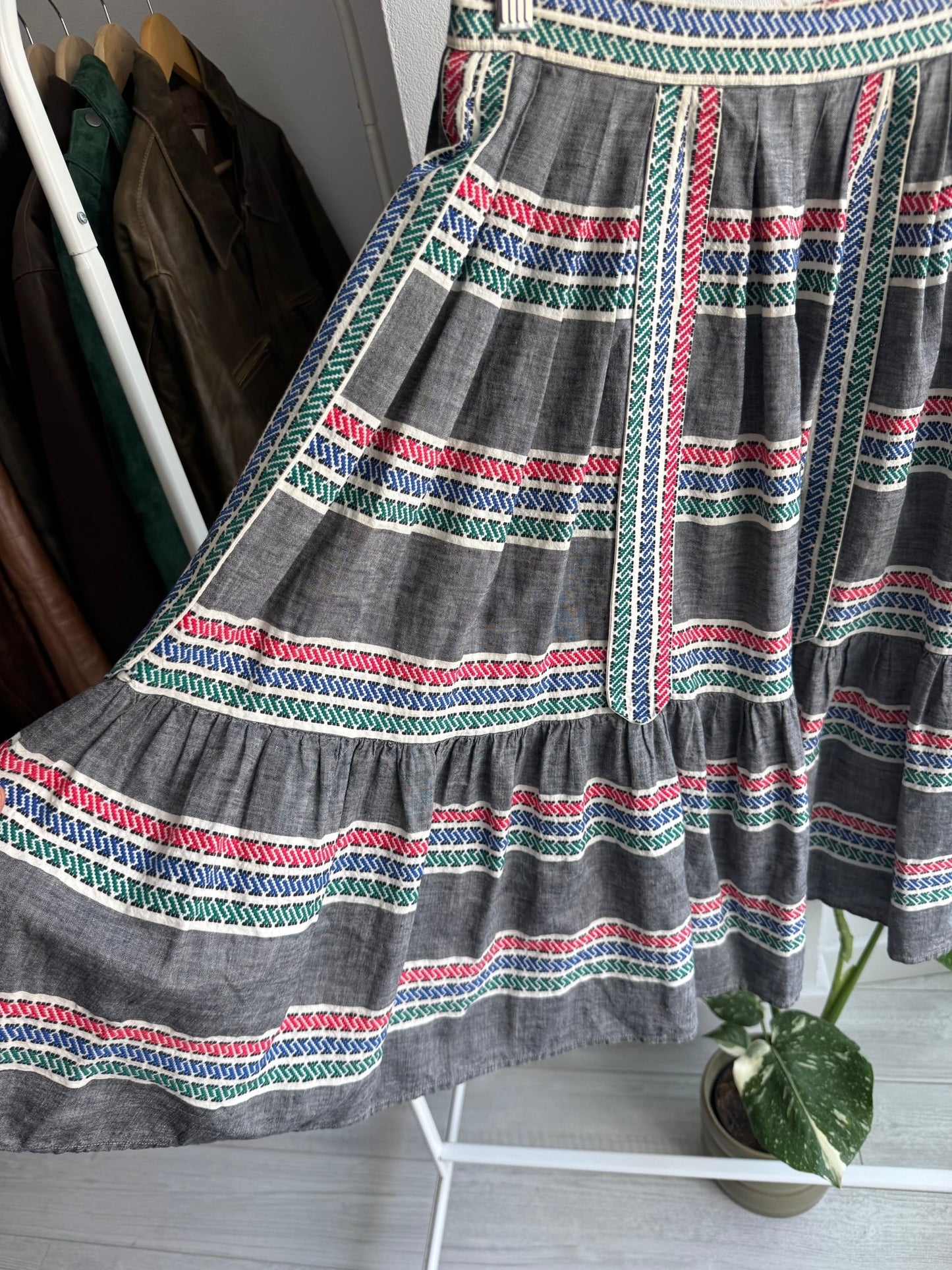 🌞 Fustă Vintage cu Motive Brodate – XS/S Damă - anbracaminte