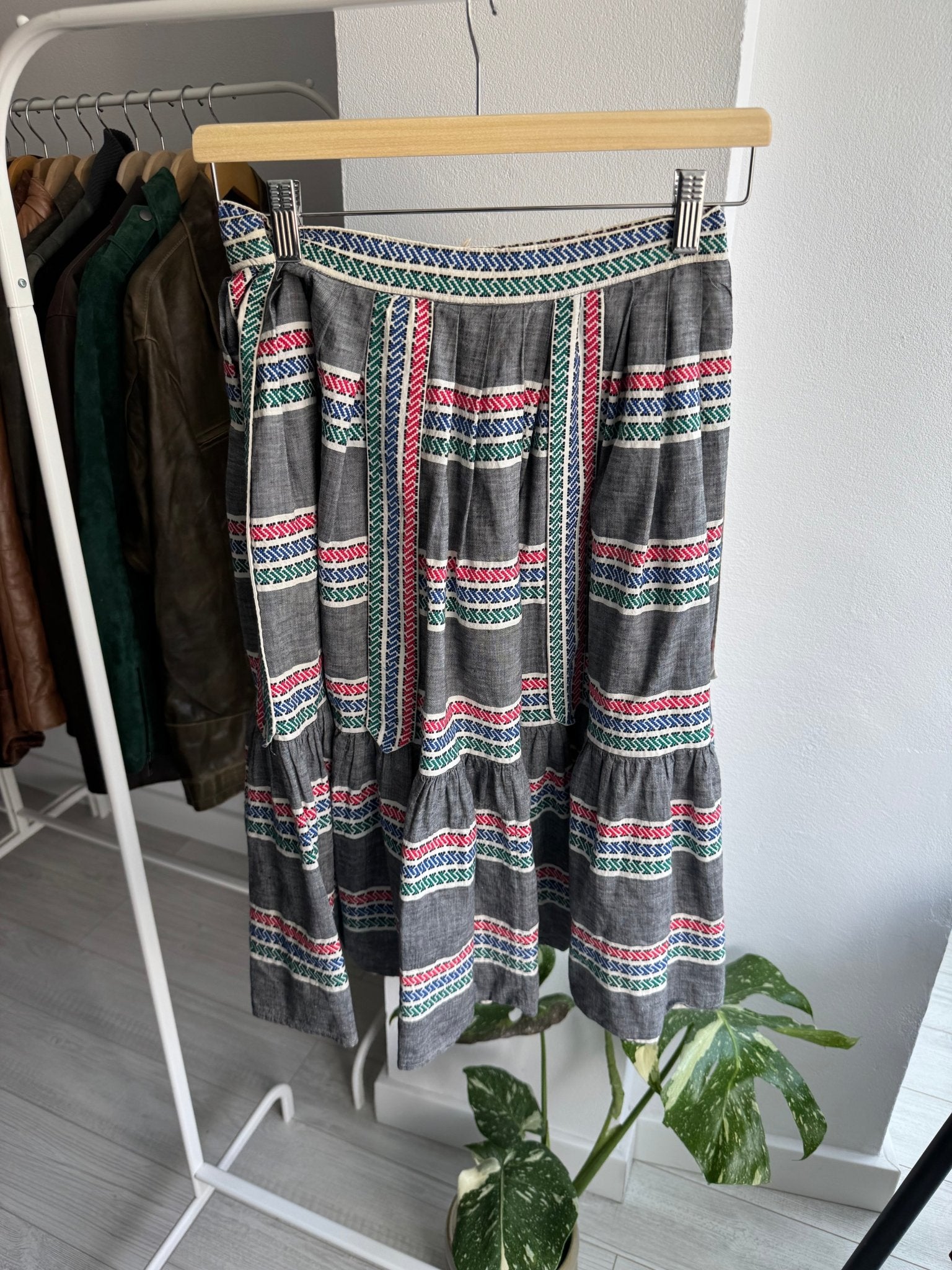 🌞 Fustă Vintage cu Motive Brodate – XS/S Damă - anbracaminte