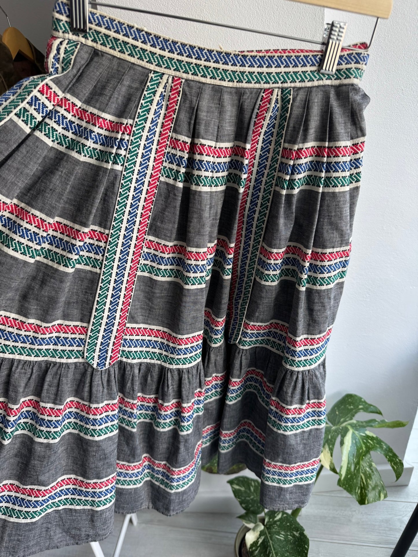 🌞 Fustă Vintage cu Motive Brodate – XS/S Damă - anbracaminte