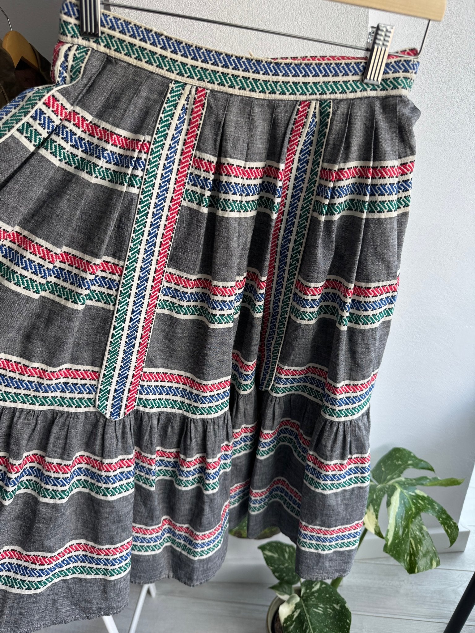 🌞 Fustă Vintage cu Motive Brodate – XS/S Damă - anbracaminte