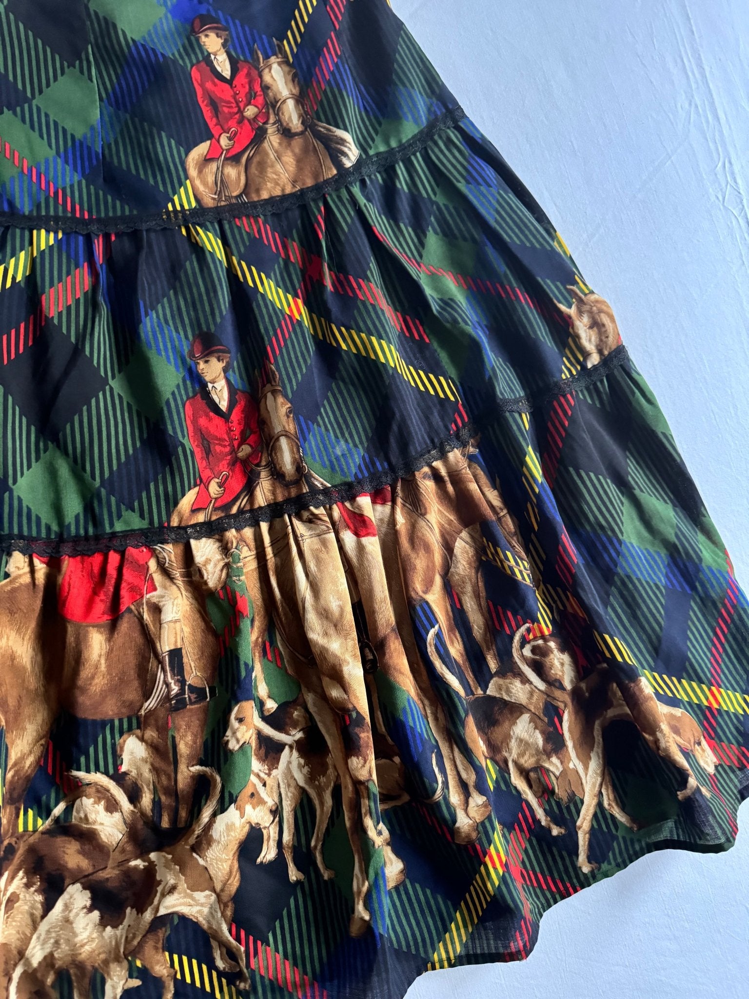 🧵 Fustă Vintage cu Print Călăreți (mărime S estimată) - anbracaminte