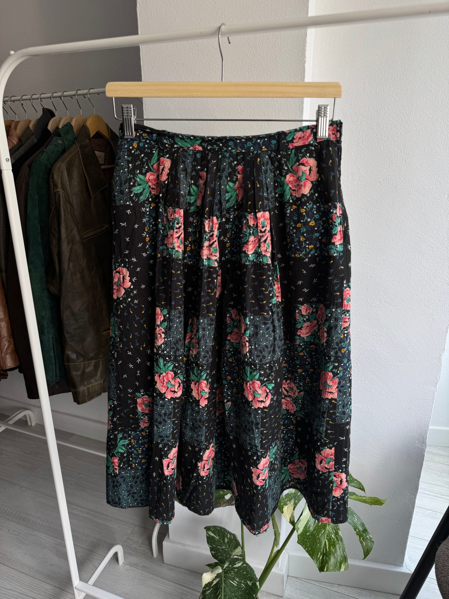🌸 Fustă Vintage Floral – EU 38 (M Damă) - anbracaminte