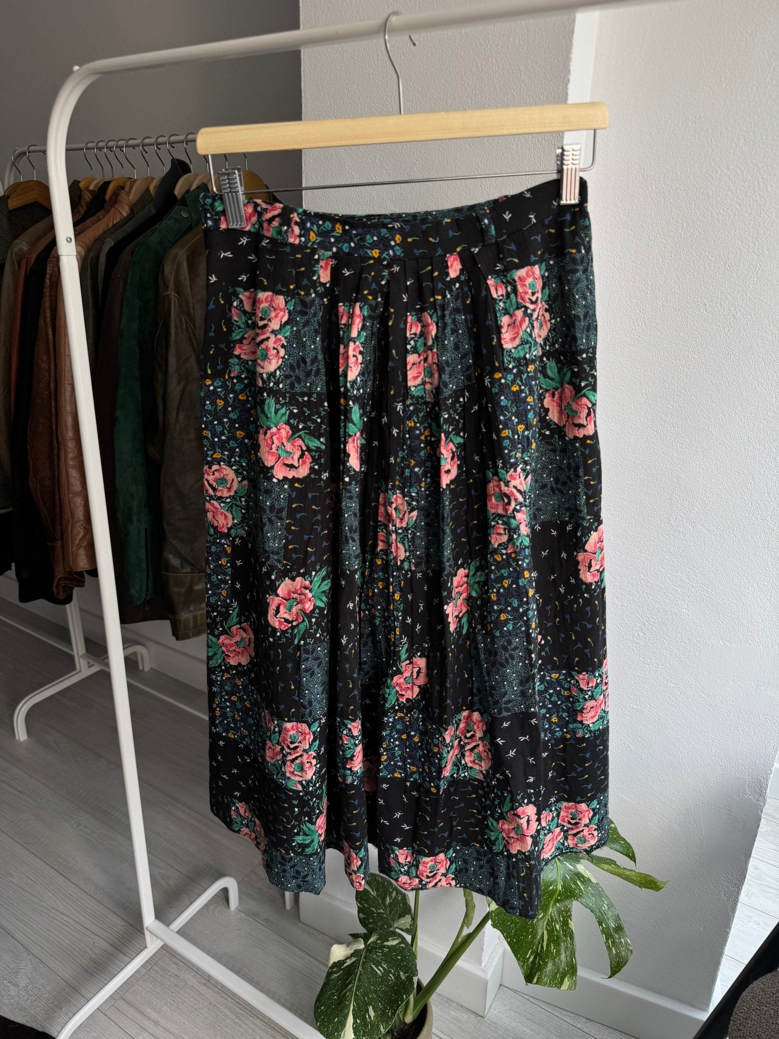 🌸 Fustă Vintage Floral – EU 38 (M Damă) - anbracaminte