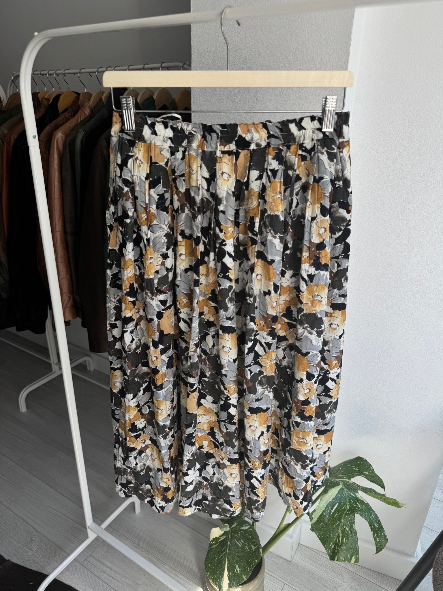 🌸 Fustă Vintage Floral – EU 40 (M/L Damă) - anbracaminte