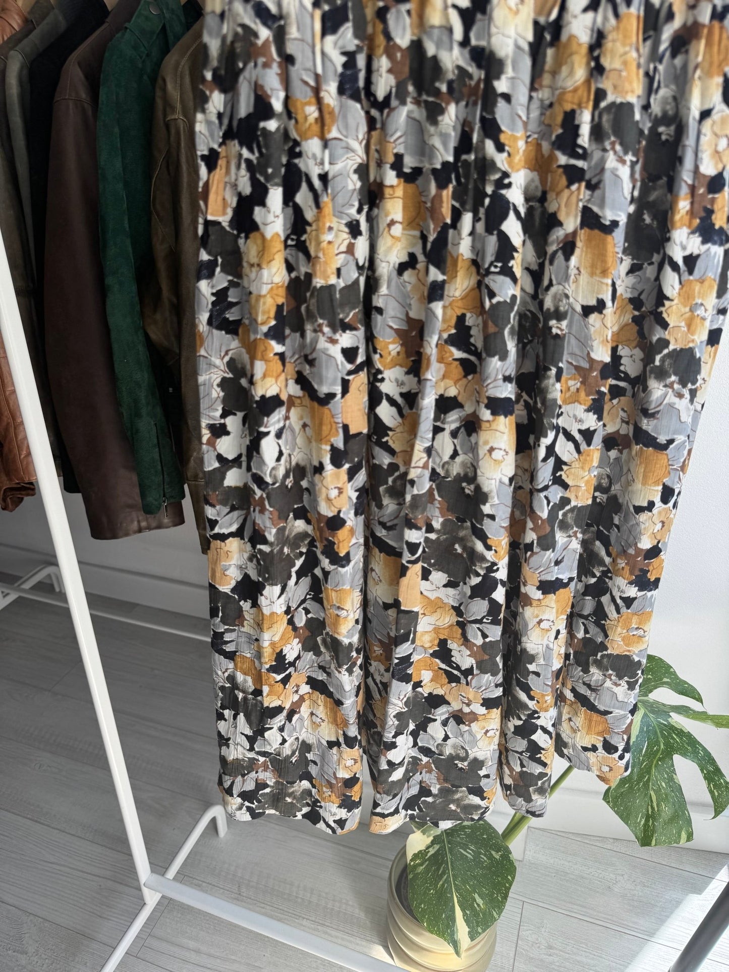 🌸 Fustă Vintage Floral – EU 40 (M/L Damă) - anbracaminte