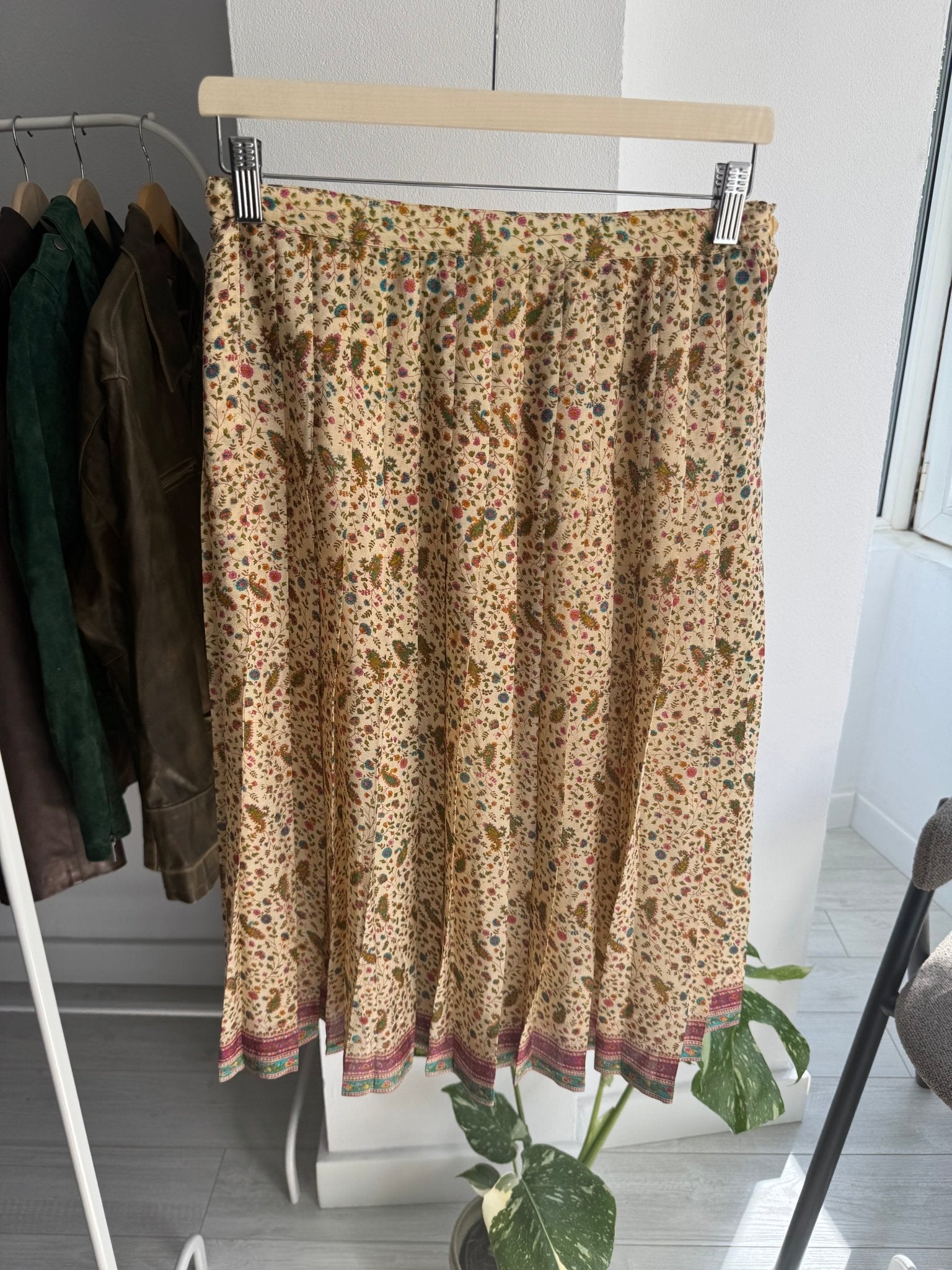 🌷 Fustă Vintage Floral Plisată – S/M Damă - anbracaminte