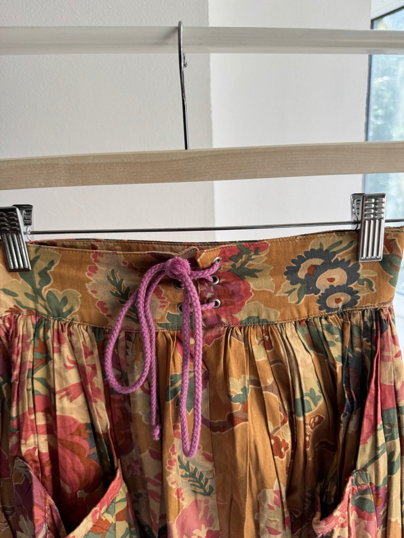 🌸 Fustă Vintage Floral Printed cu Buzunare – EU 36 (XS/S Damă) – Made in Italy - anbracaminte