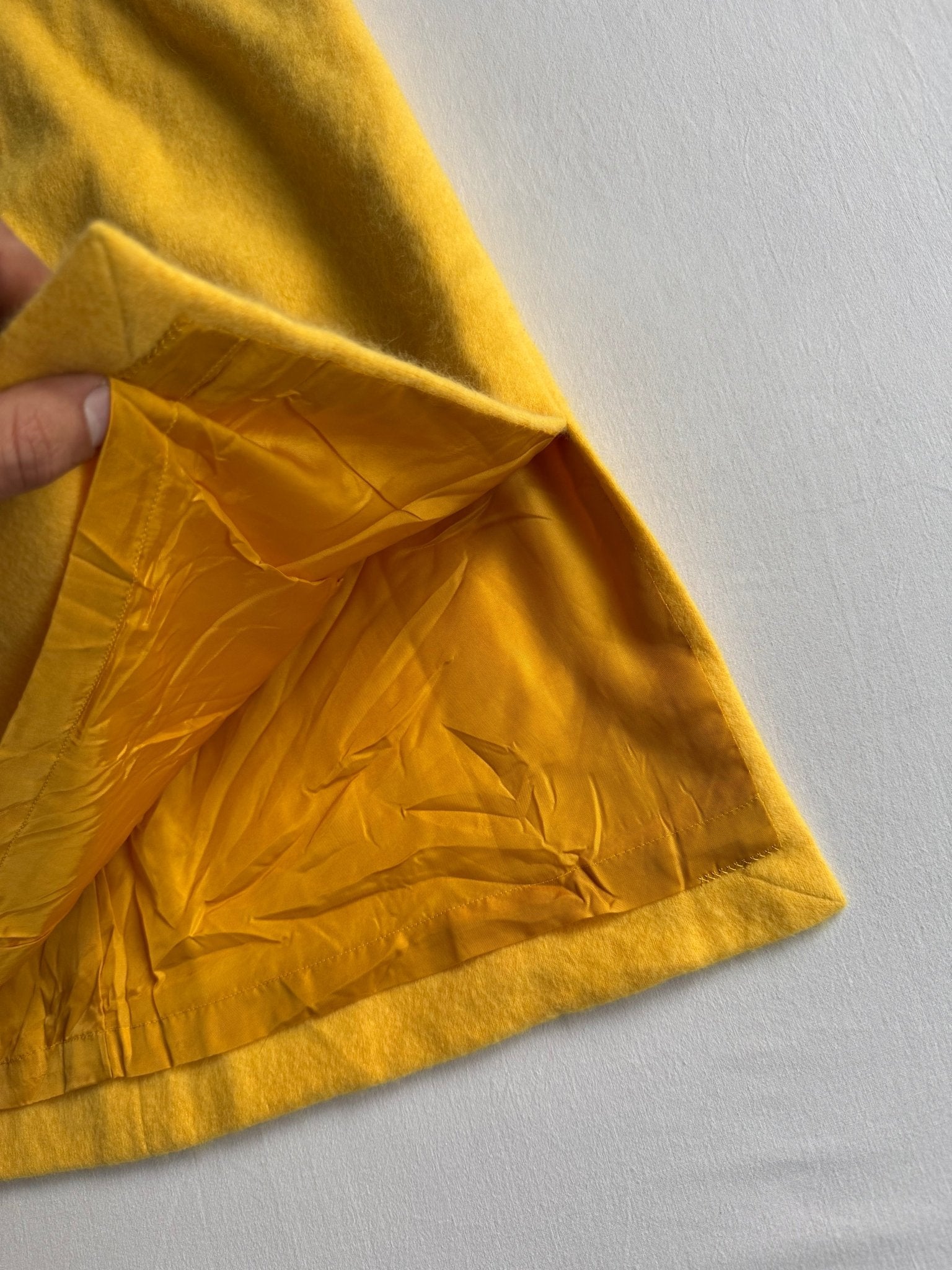 🧵 Fustă Vintage Galbenă / Cașmir (Mărime estimată S - M) - anbracaminte