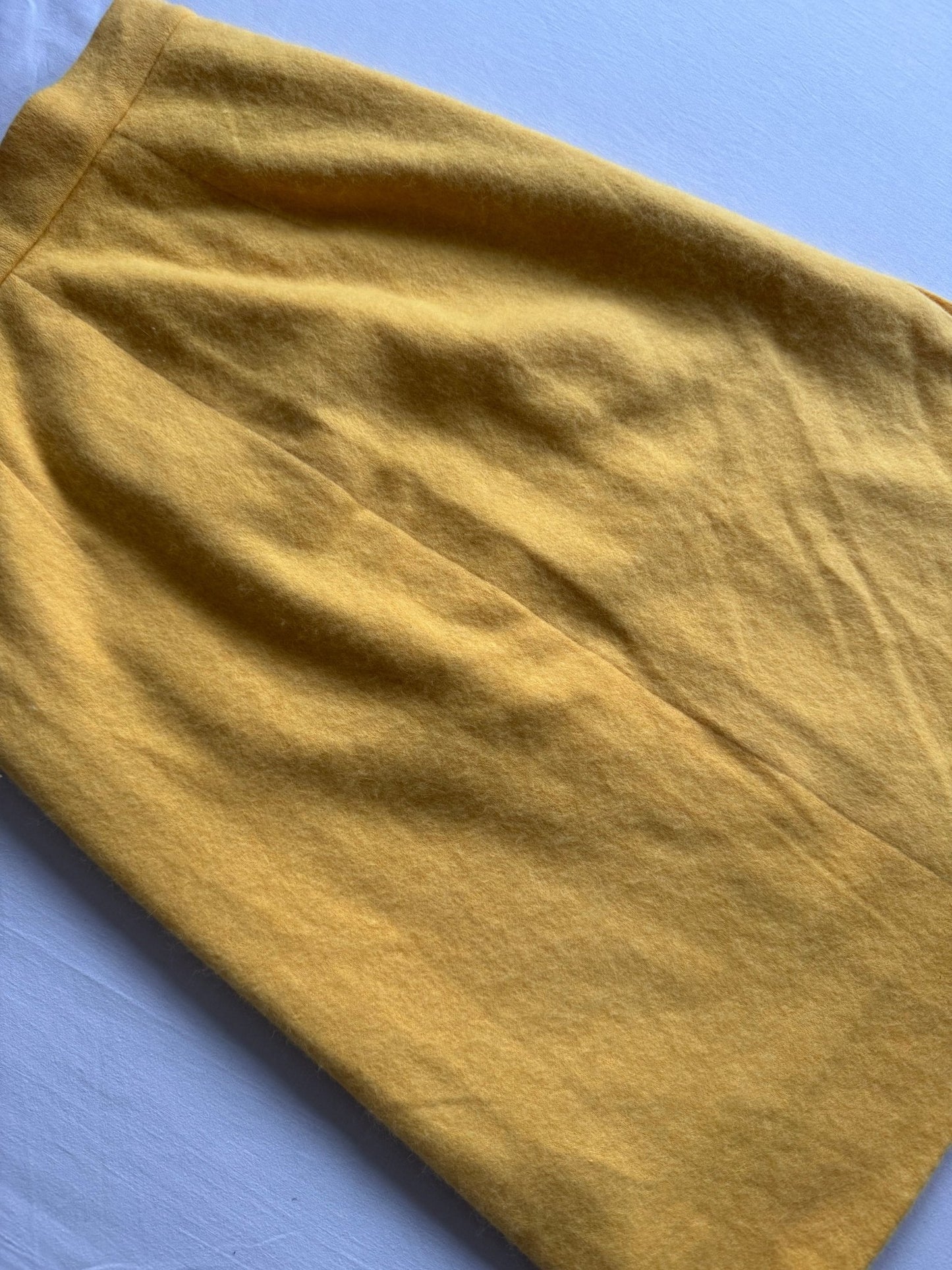 🧵 Fustă Vintage Galbenă / Cașmir (Mărime estimată S - M) - anbracaminte