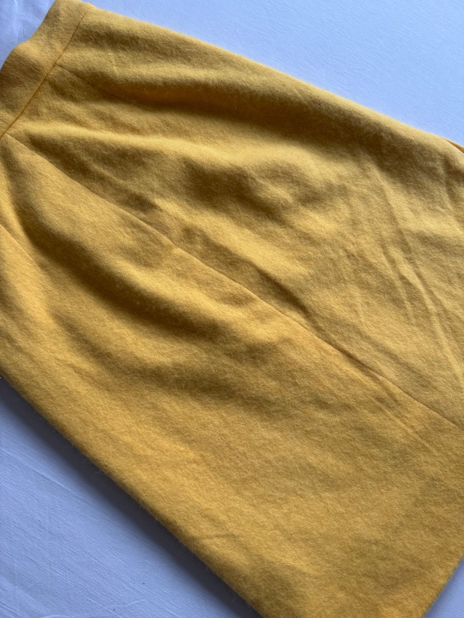 🧵 Fustă Vintage Galbenă / Cașmir (Mărime estimată S - M) - anbracaminte