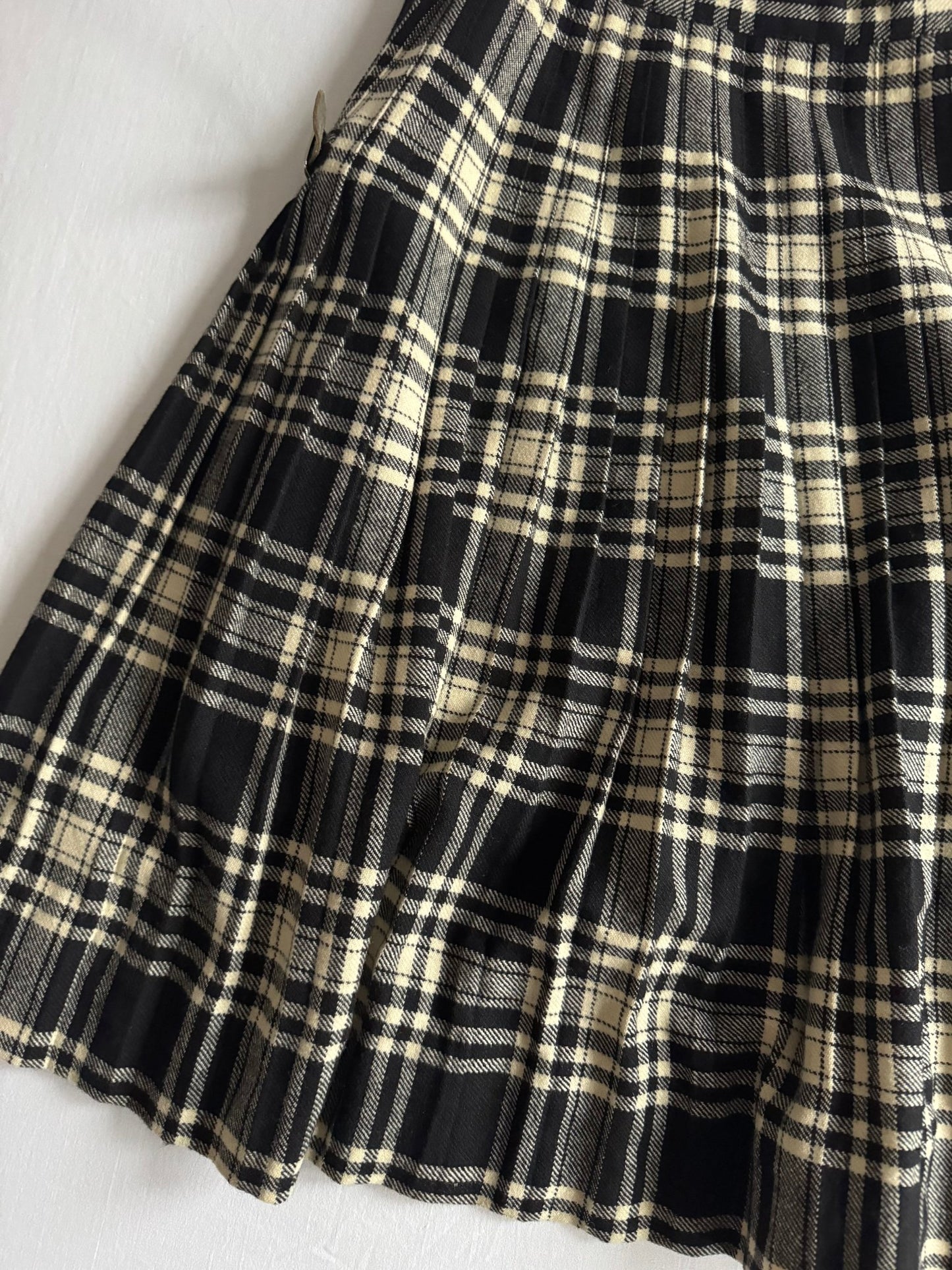 🖤🤍 Fustă vintage în carouri alb - negru din lână – mărime S/M (talie reglabilă) - anbracaminte