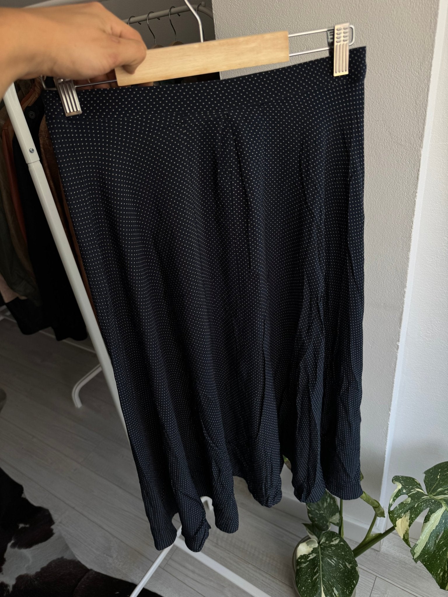 ✨ Fustă Vintage Navy Polka Dot din Mătase – IT 42 (S/M Damă) – Made in Italy - anbracaminte