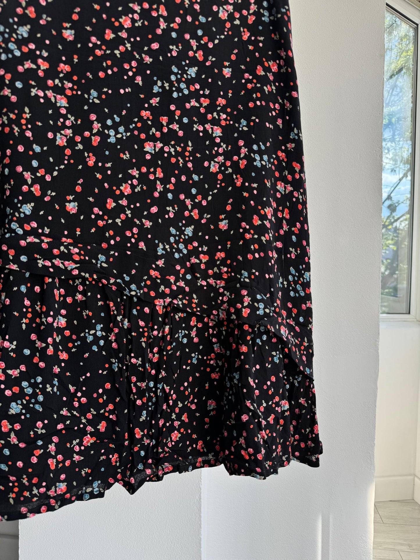 🌸 Fustă Vintage Neagră cu Model Floral – L - anbracaminte